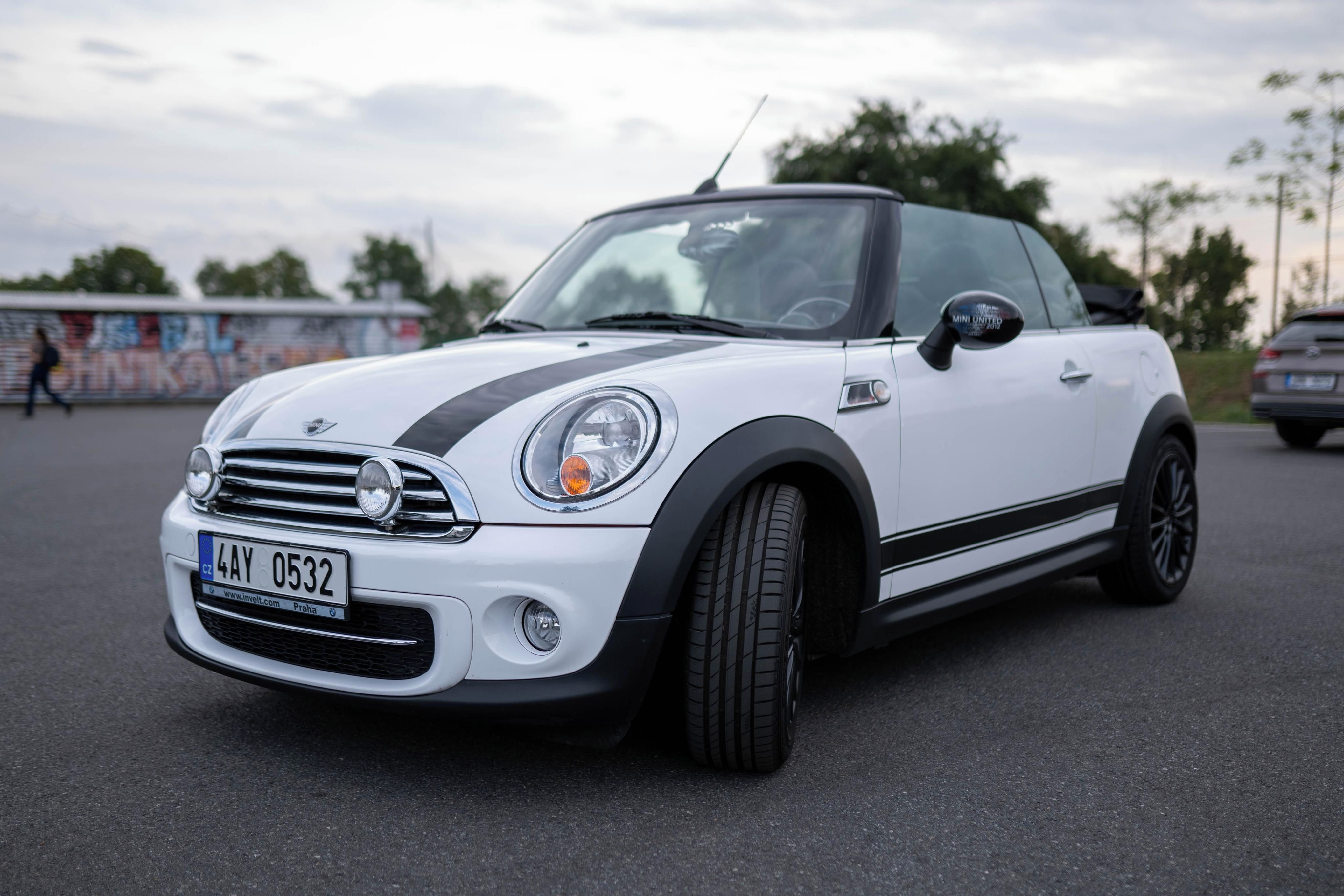 Mini Cooper, Prodám MINI Cooper Cabrio TOP