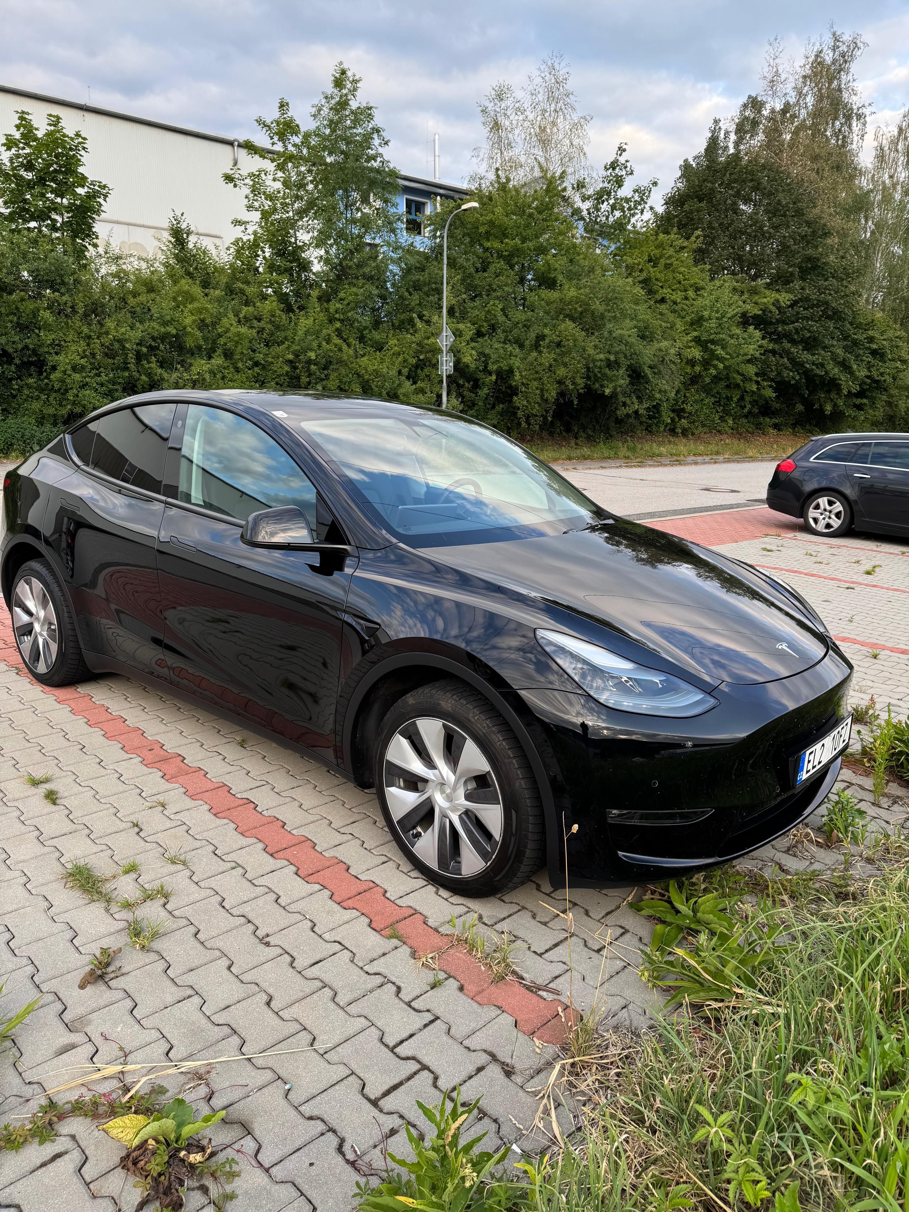 Tesla Model Y, LR, 4x4, 378kW, SOH 90,2%,DPH - fotka 2