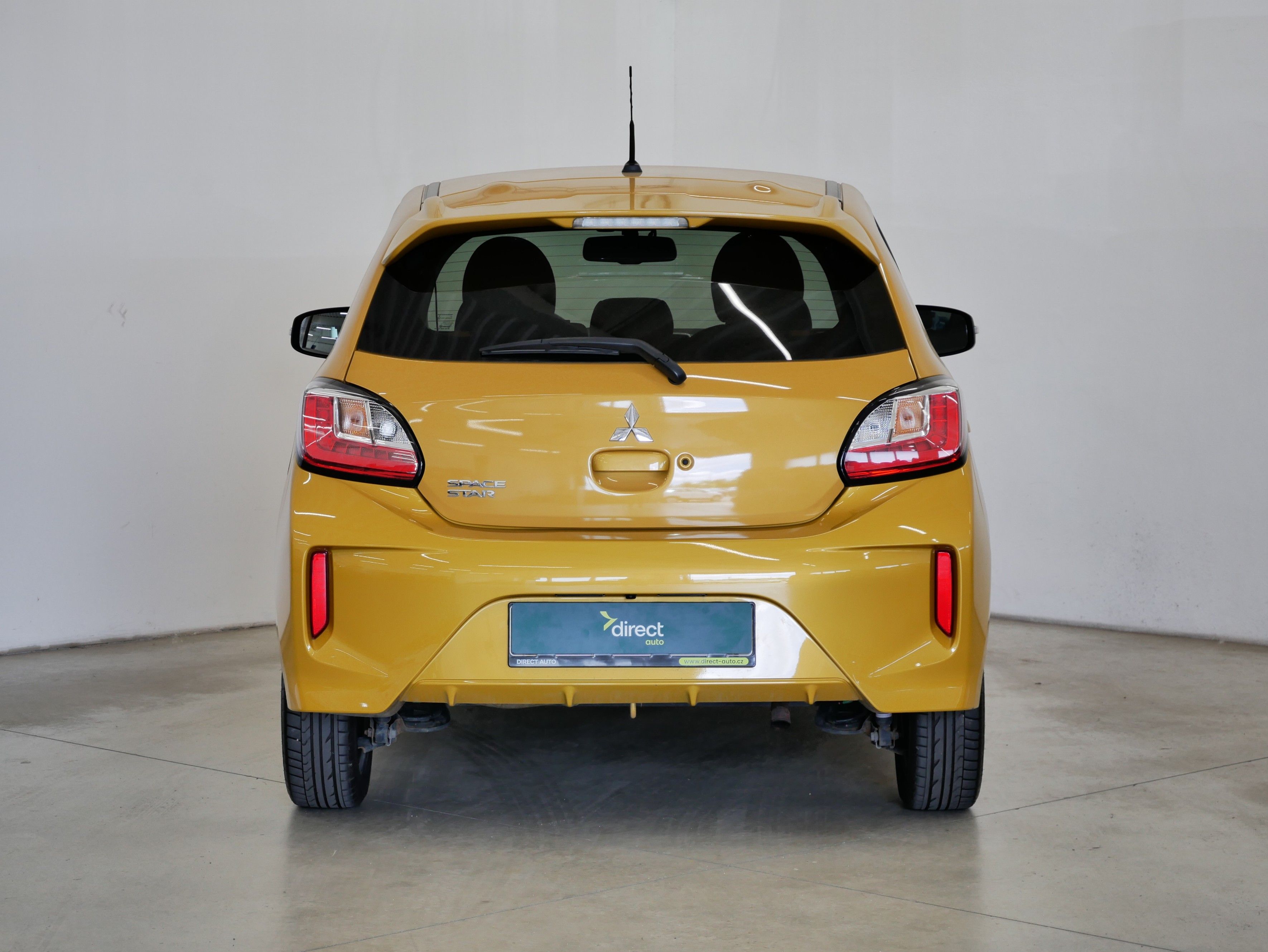 Mitsubishi Space Star, 1.2 MIVEC 52 kW - fotka 6