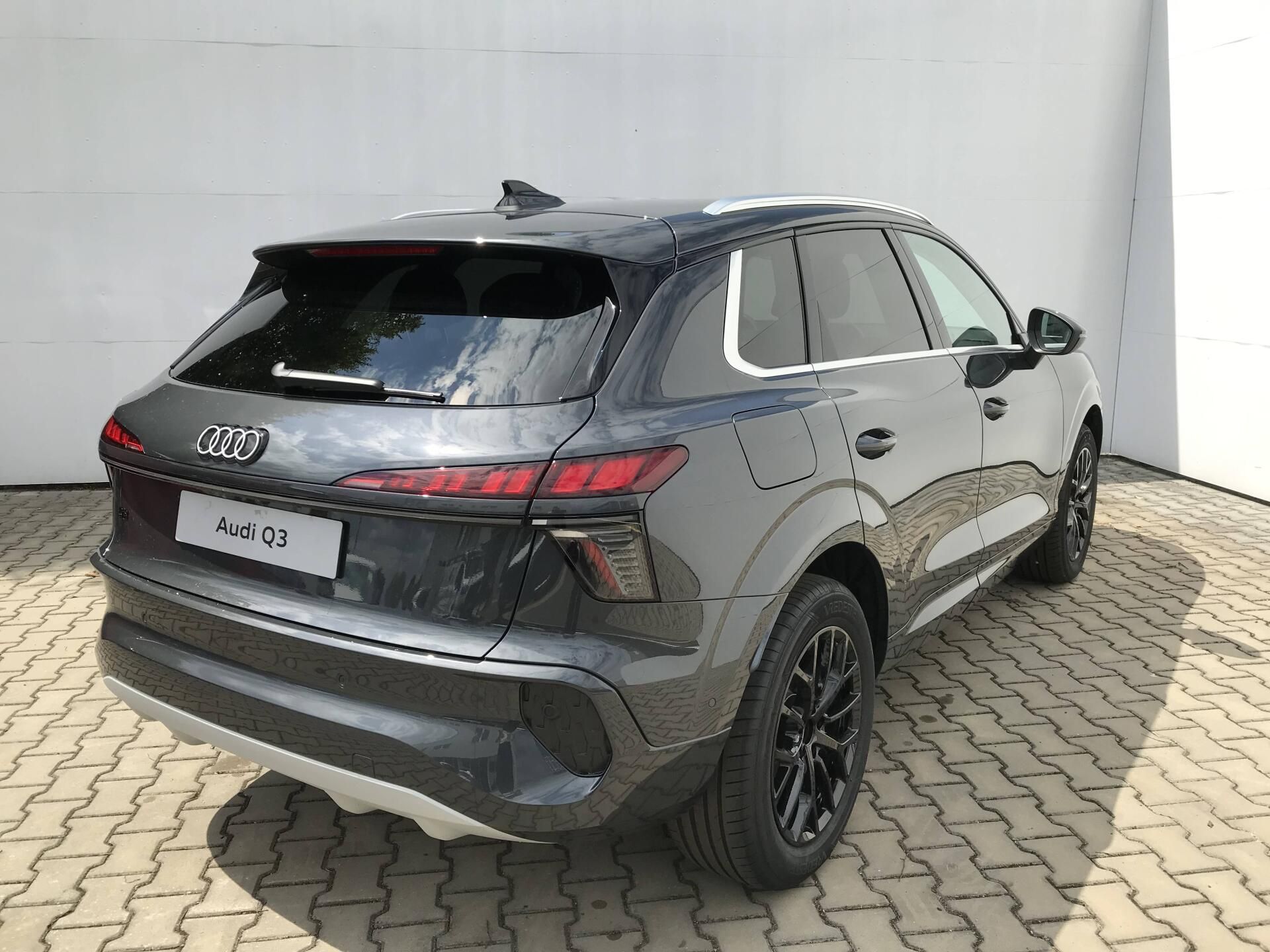 Audi Q3, 7STT  1,5 TFSI - fotka 5