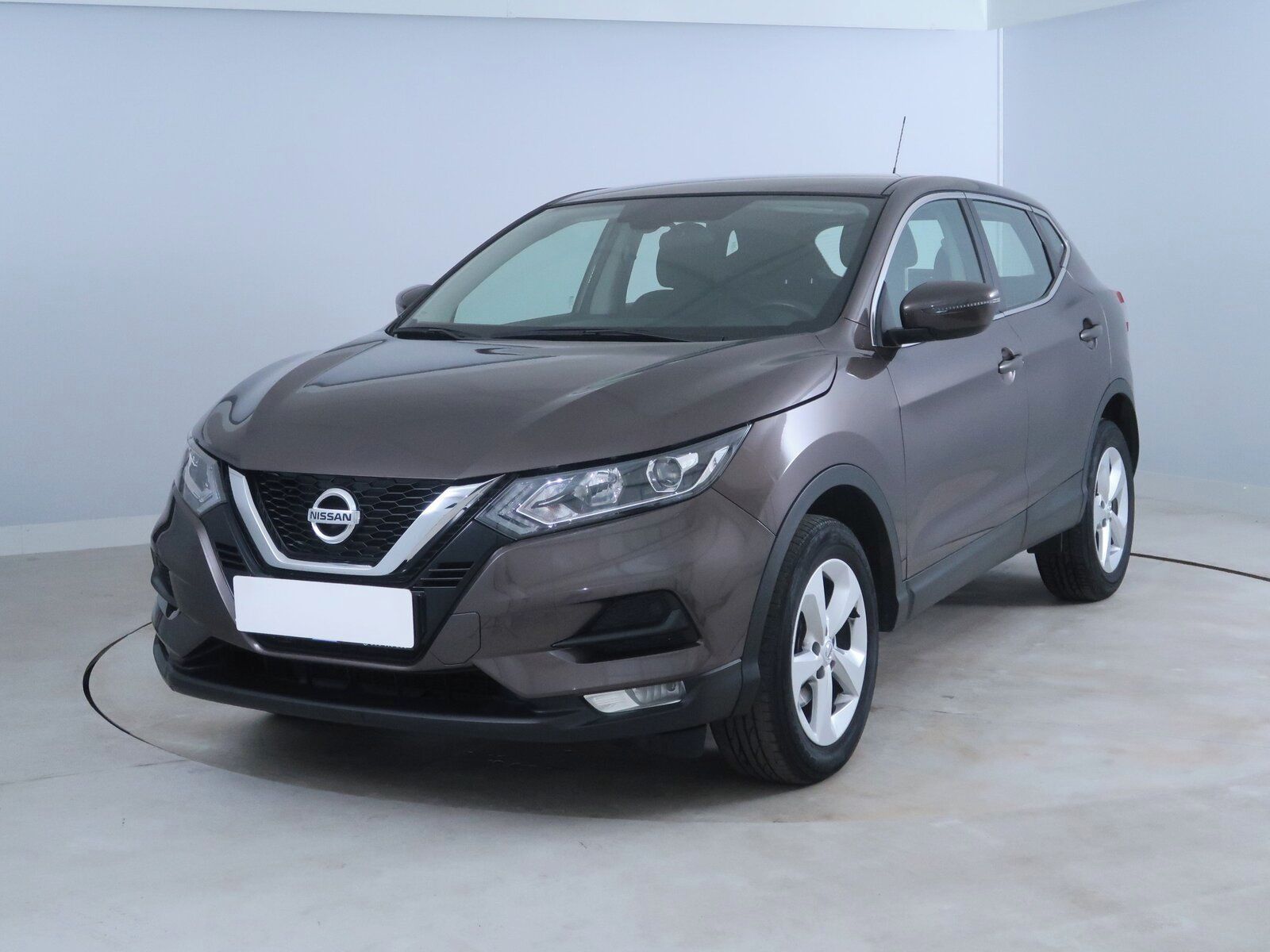 Nissan Qashqai, 1.3 DIG-T, ČR,1.maj - fotka 2
