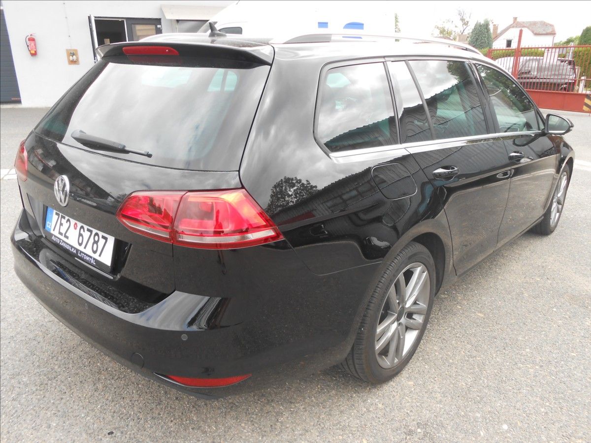 Volkswagen Golf, 2,0 TDi 110Kw Highline - fotka 6