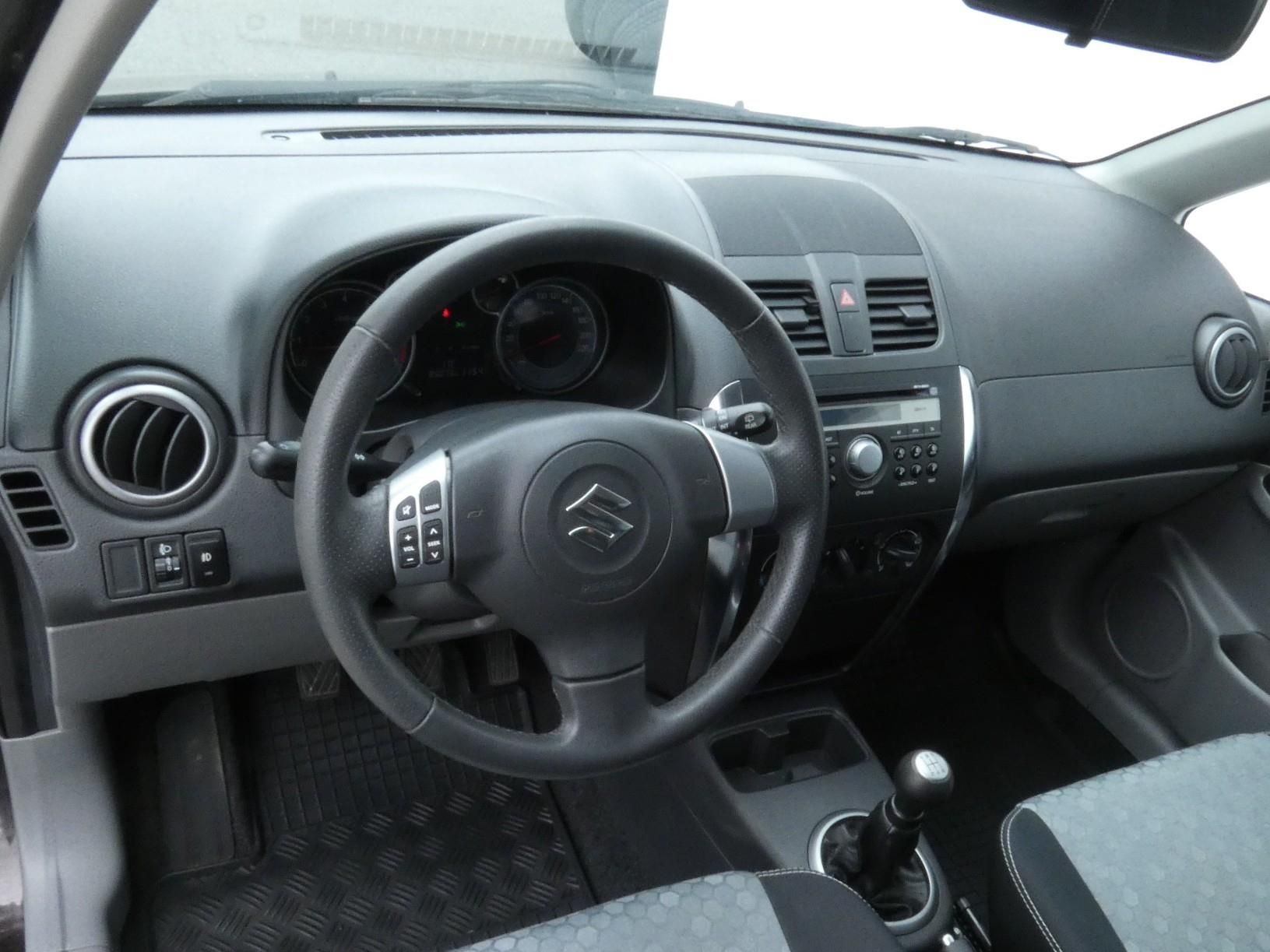 Suzuki SX4, 1.6 VVT - fotka 5