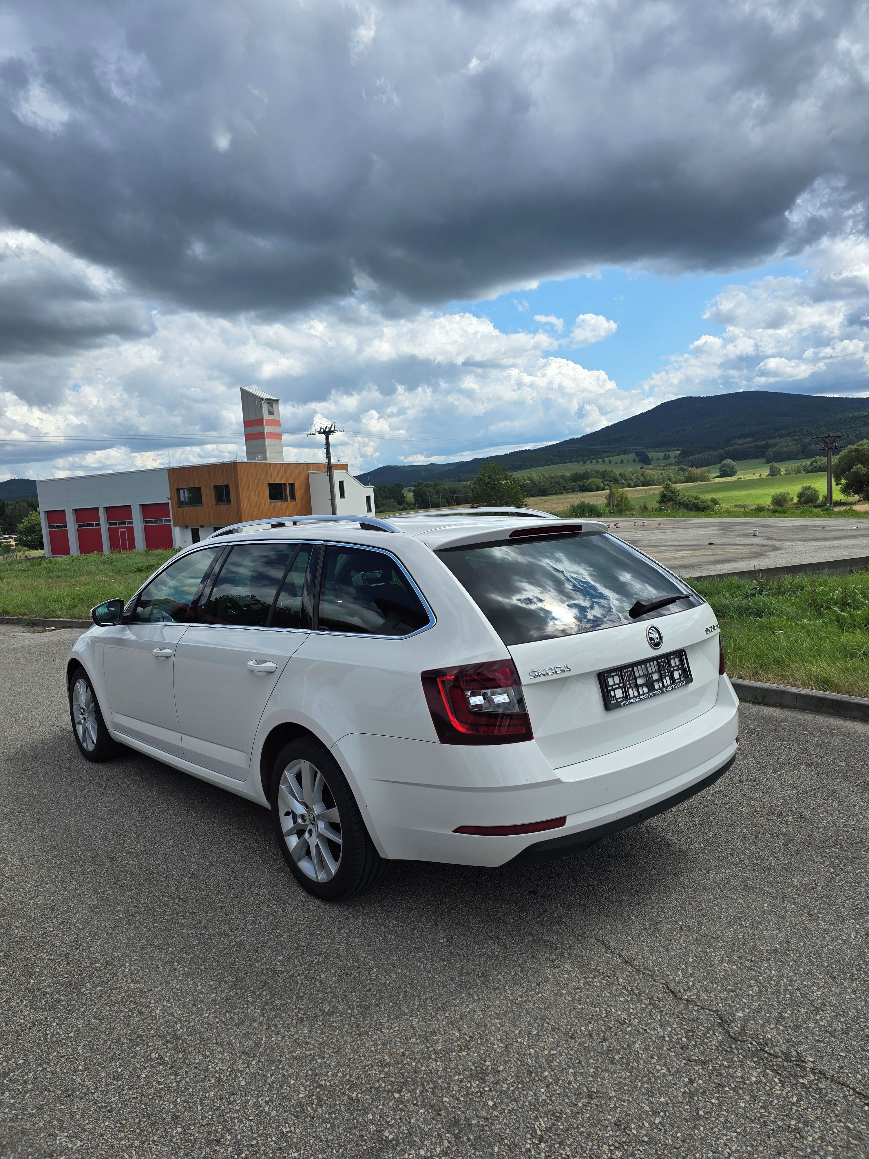 Škoda Octavia, 1.0 TSI Combi Style Limited - fotka 5