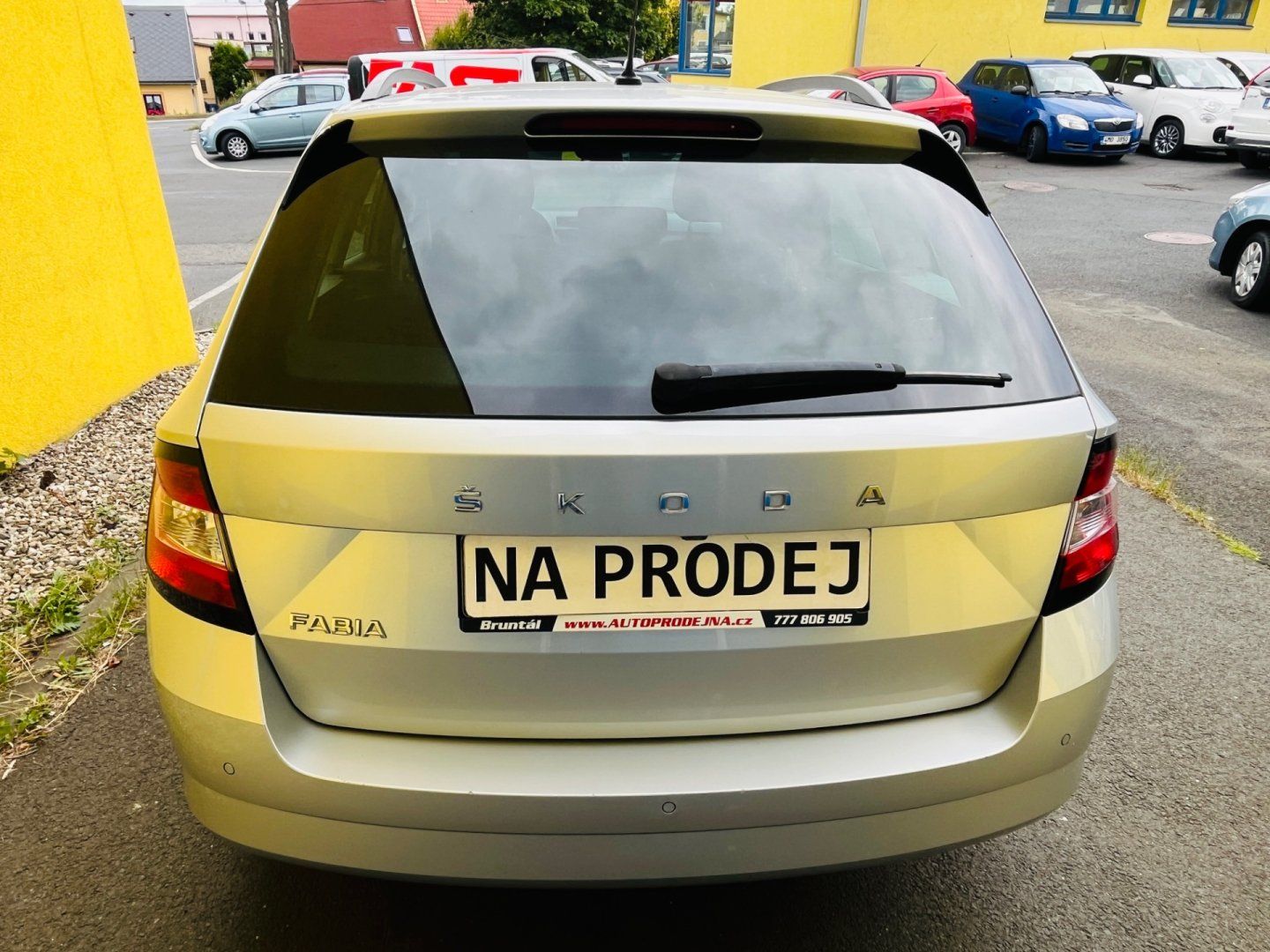 Škoda Fabia, 1.0 MPi KLIMA COMBI - fotka 5