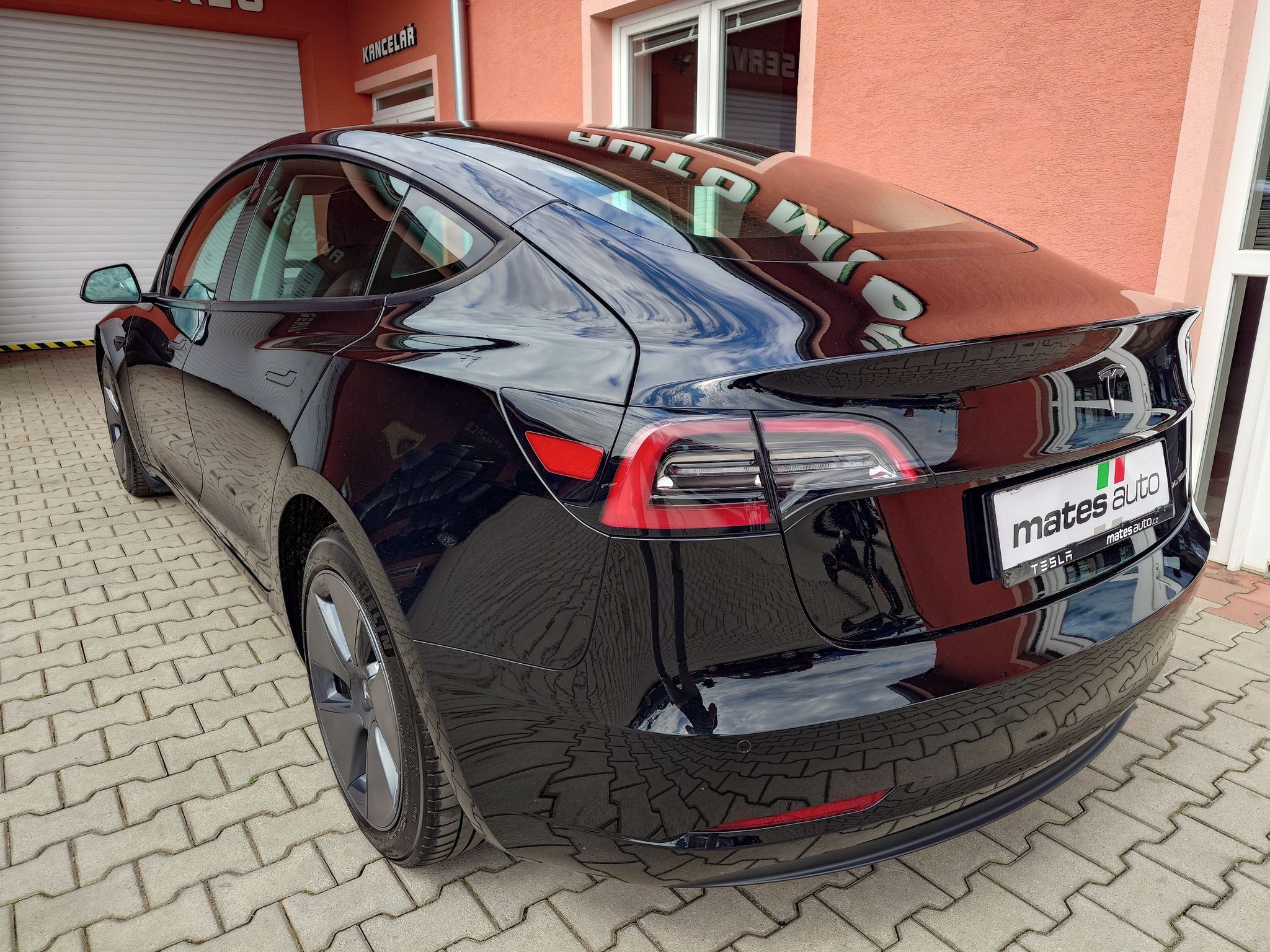 Tesla Model 3, Long Range Dual Motor 366 kW S - fotka 4