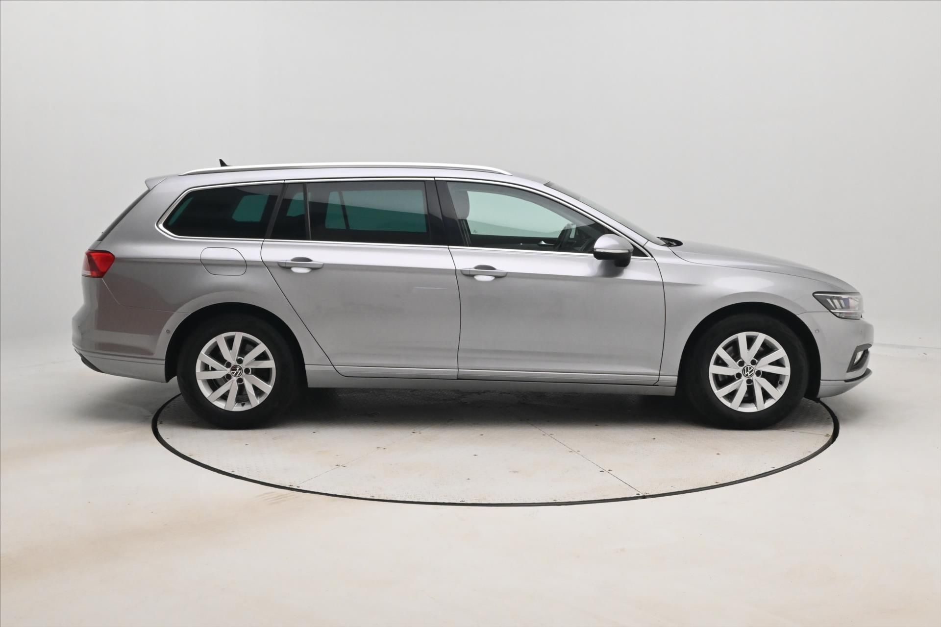 Volkswagen Passat, 1,5 TSI 110 kW DSG Business Zá - fotka 4