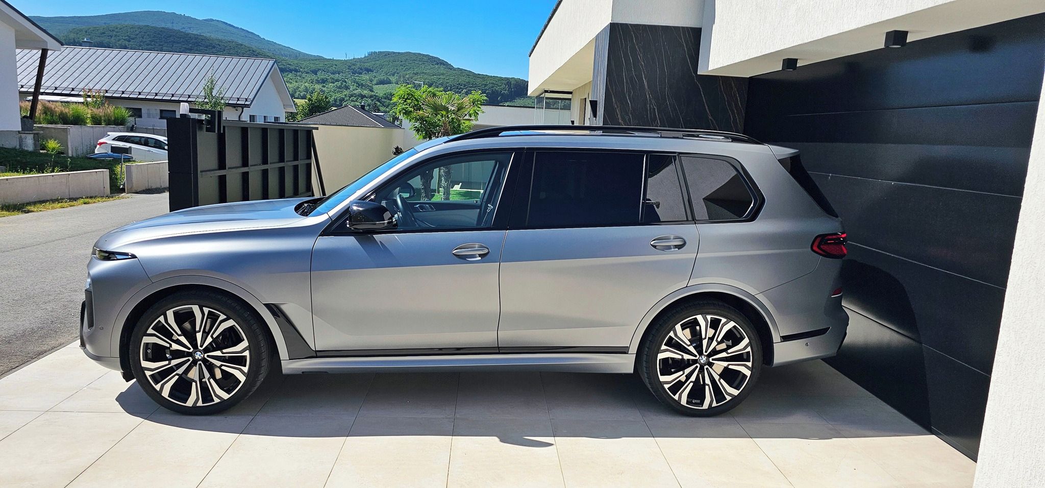 BMW X7, xDrive M60i mHEV AT 390kW DPH - fotka 4