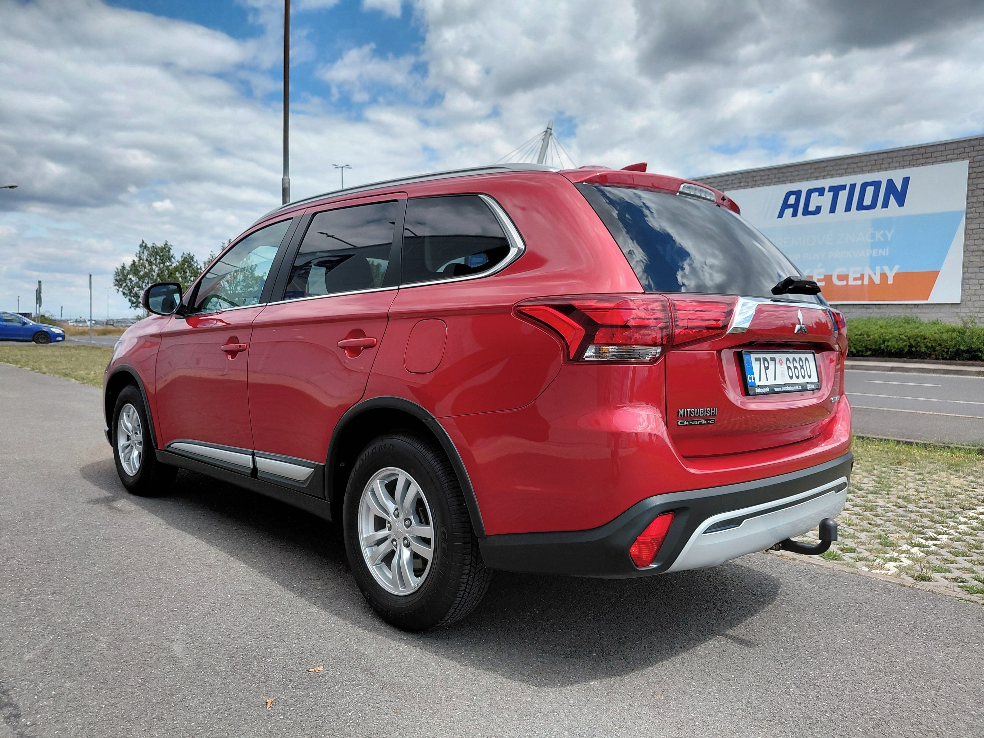 Mitsubishi Outlander, 2.0 110KW 1.MAJ STAV NOVÉHO!! - fotka 6
