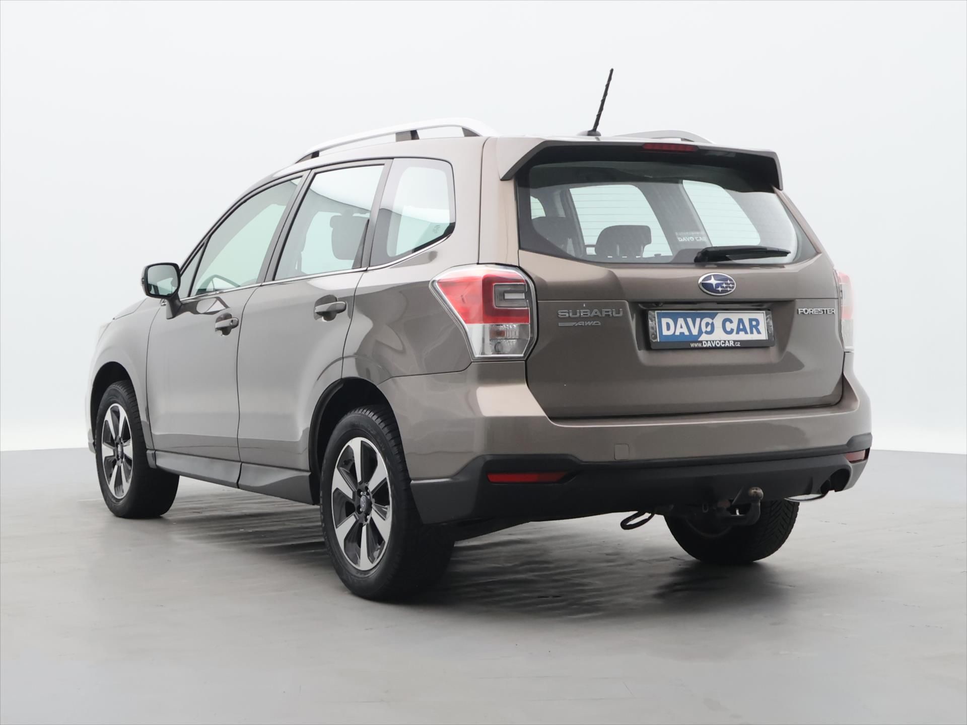 Subaru Forester, 2,0 i-L 110kW Comfort 4x4 CZ - fotka 5