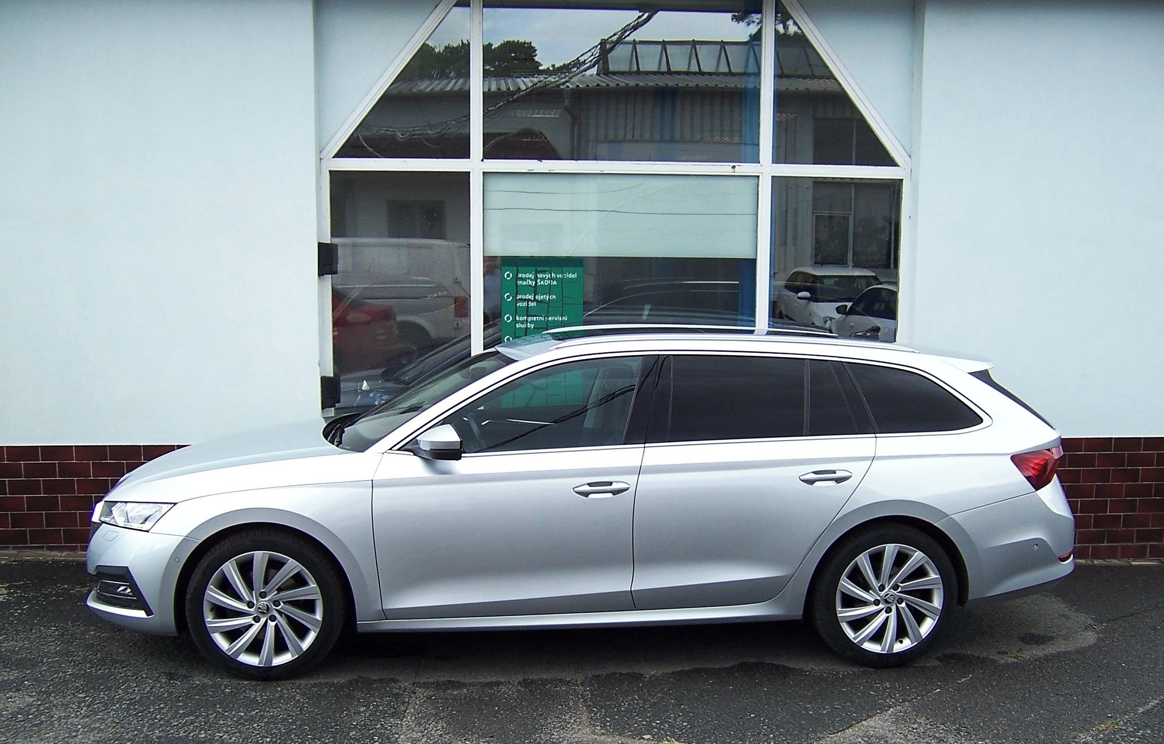 Škoda Octavia, Combi 2.0 TDI 110kW 7Aut.Style - fotka 3