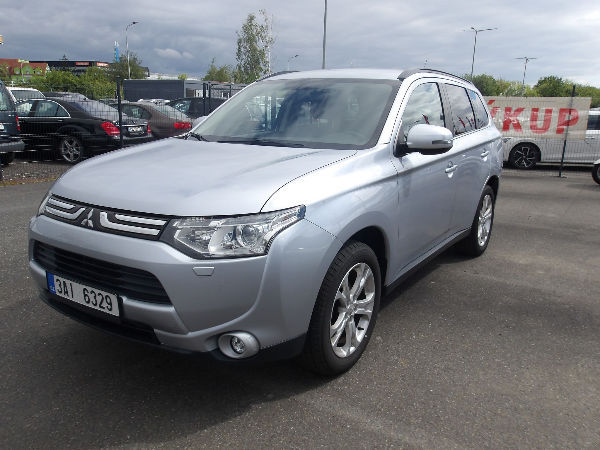 Mitsubishi Outlander, 2,3DI-D 4x4 ČR 7 MÍST ! 2.MAJ.