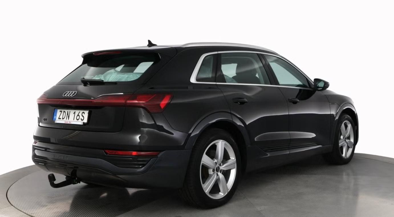 Audi Q8 e-tron, 55 Q Kamera Tažné LED Vzduch - fotka 6