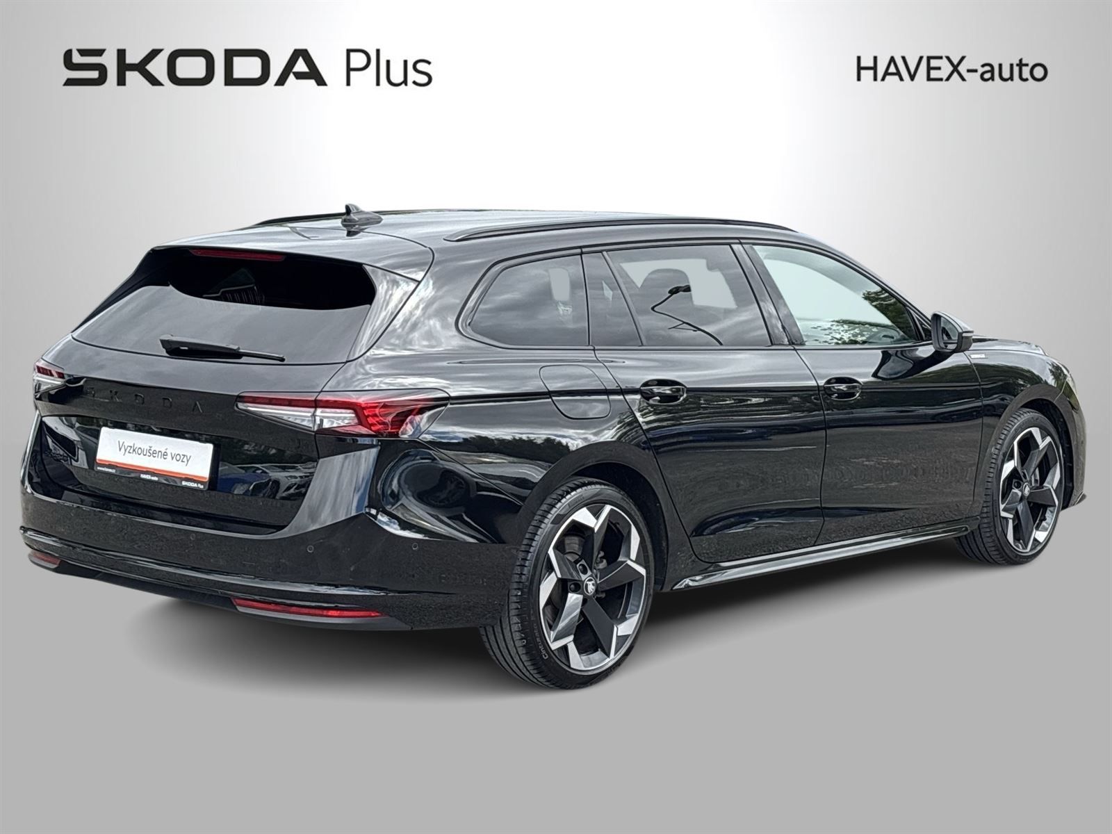 Škoda Superb, Combi 2.0 TSI DSG Sportline - fotka 2