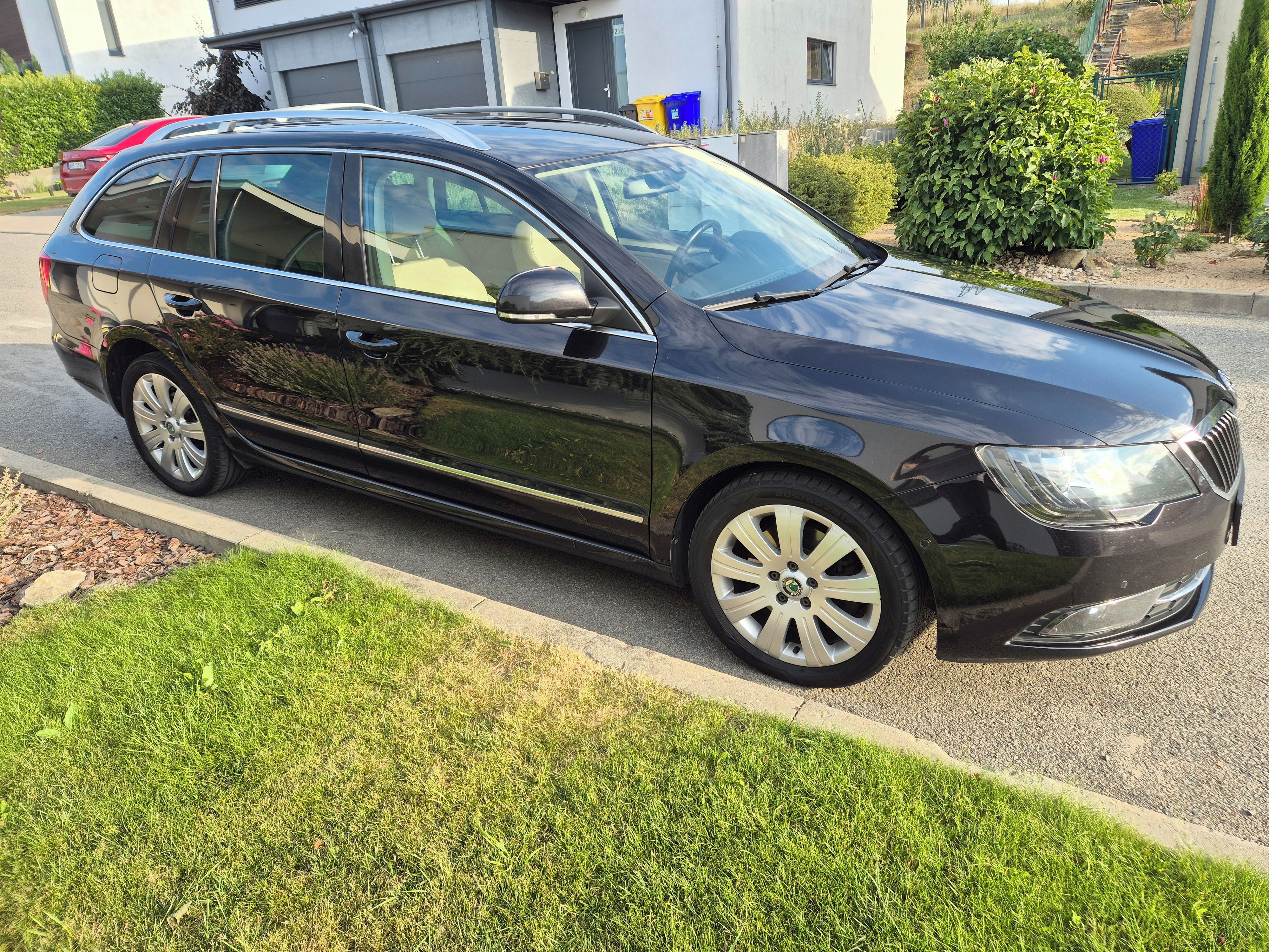 Škoda Superb, 2.0 TDI, DSG, 4x4, tažné - fotka 3