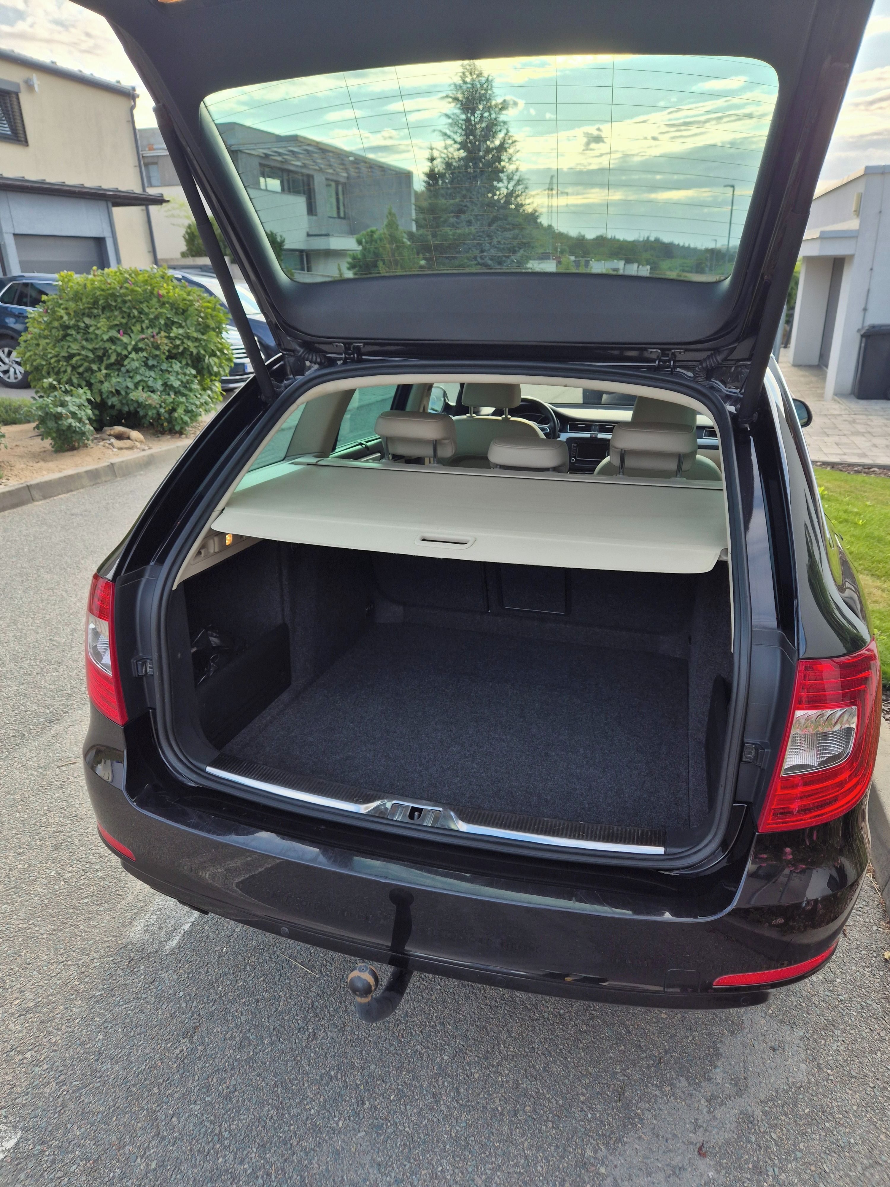 Škoda Superb, 2.0 TDI, DSG, 4x4, tažné - fotka 6