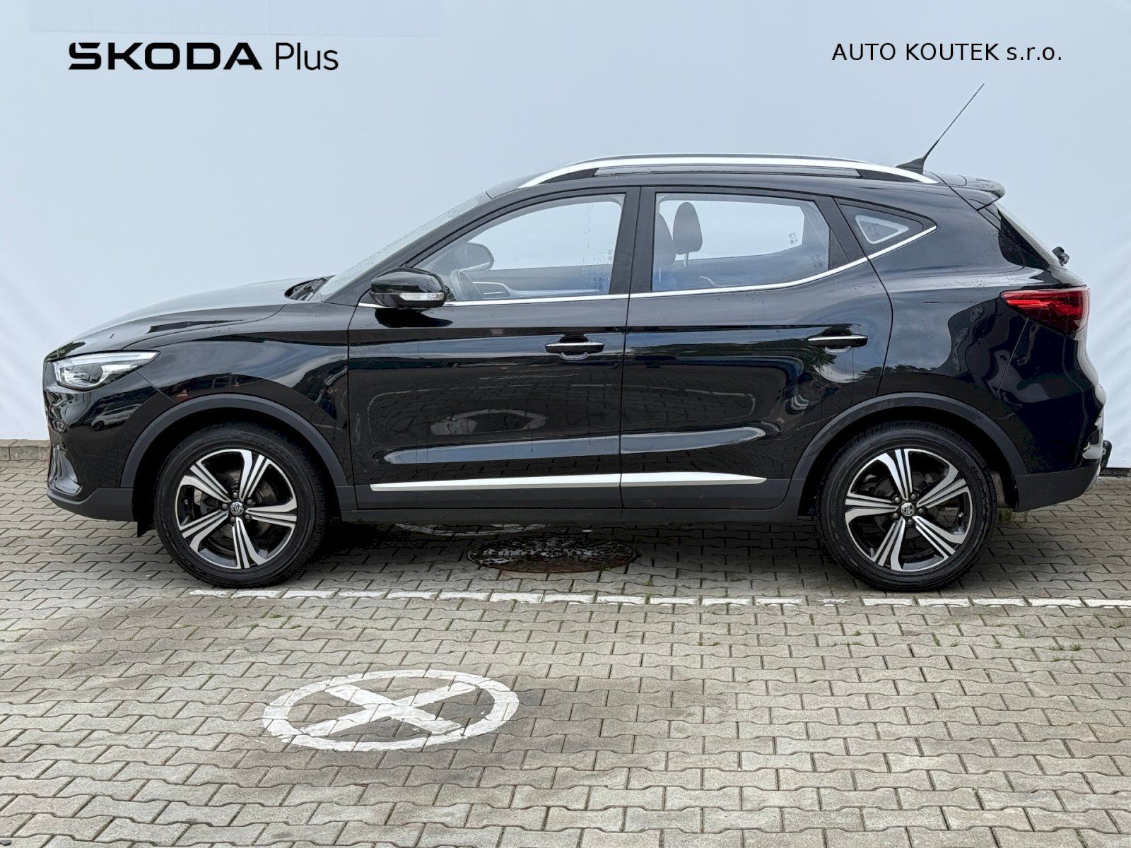 MG ZS, 1.5 78kW/106PS CZ tažné zaříze - fotka 3