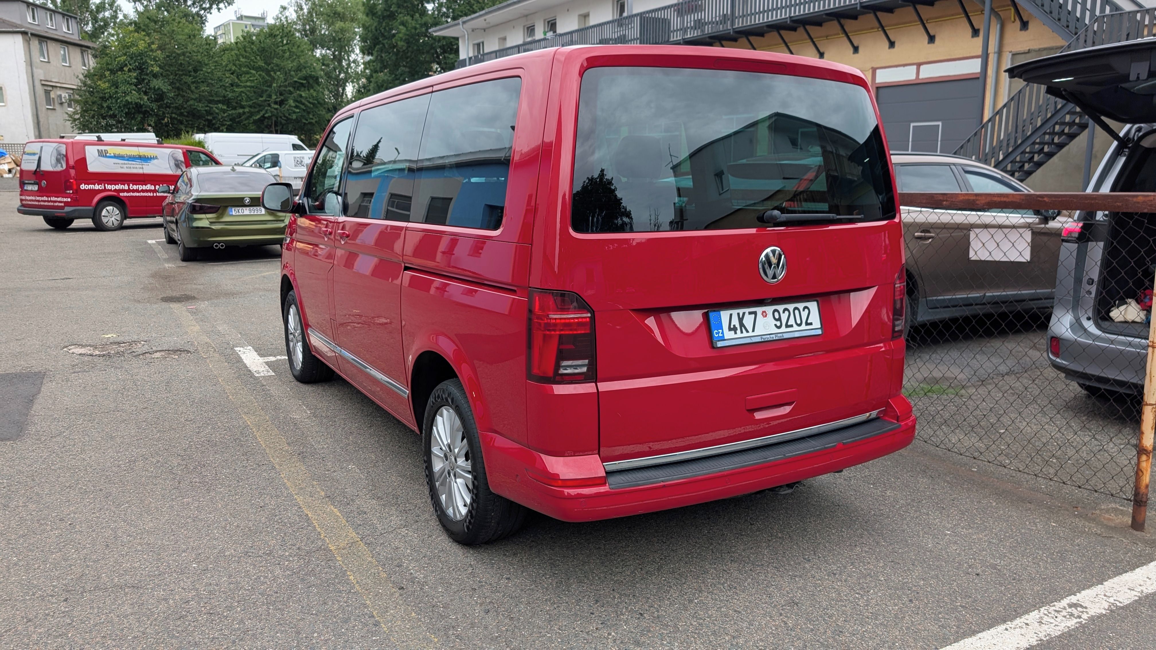 Volkswagen Multivan, 2.0 TDI DSG Highline - fotka 2