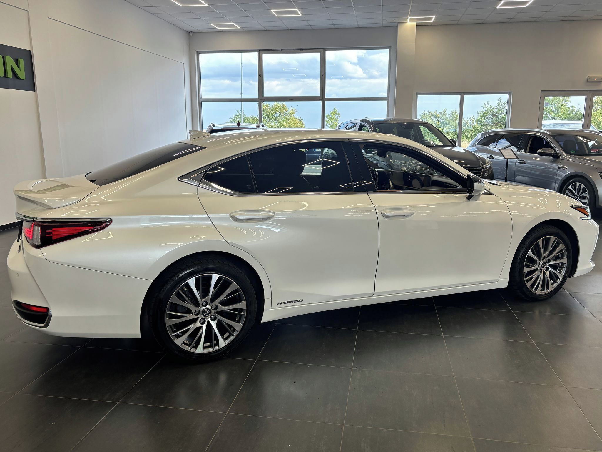 Lexus ES 300h, 160kW, LED, Navi., Šíbr, Kamer - fotka 5