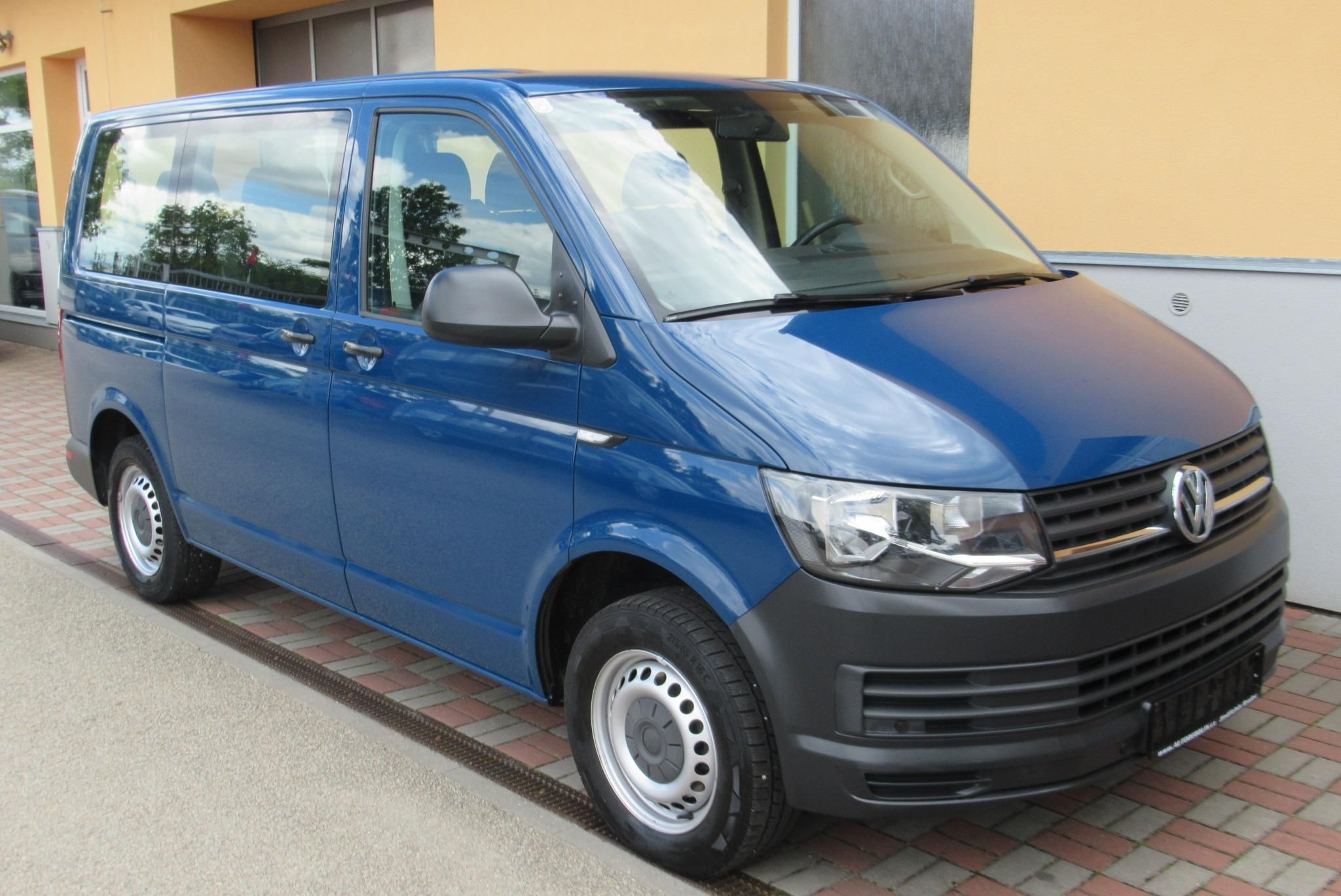 Volkswagen Transporter, T6 2.0 TDI KLIMA 9 MÍST