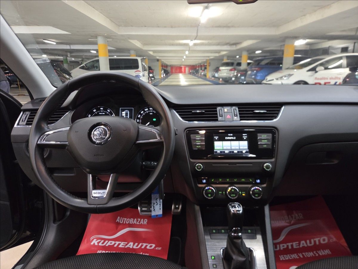 Škoda Octavia, 1,8 TSI  SCOUT - fotka 6