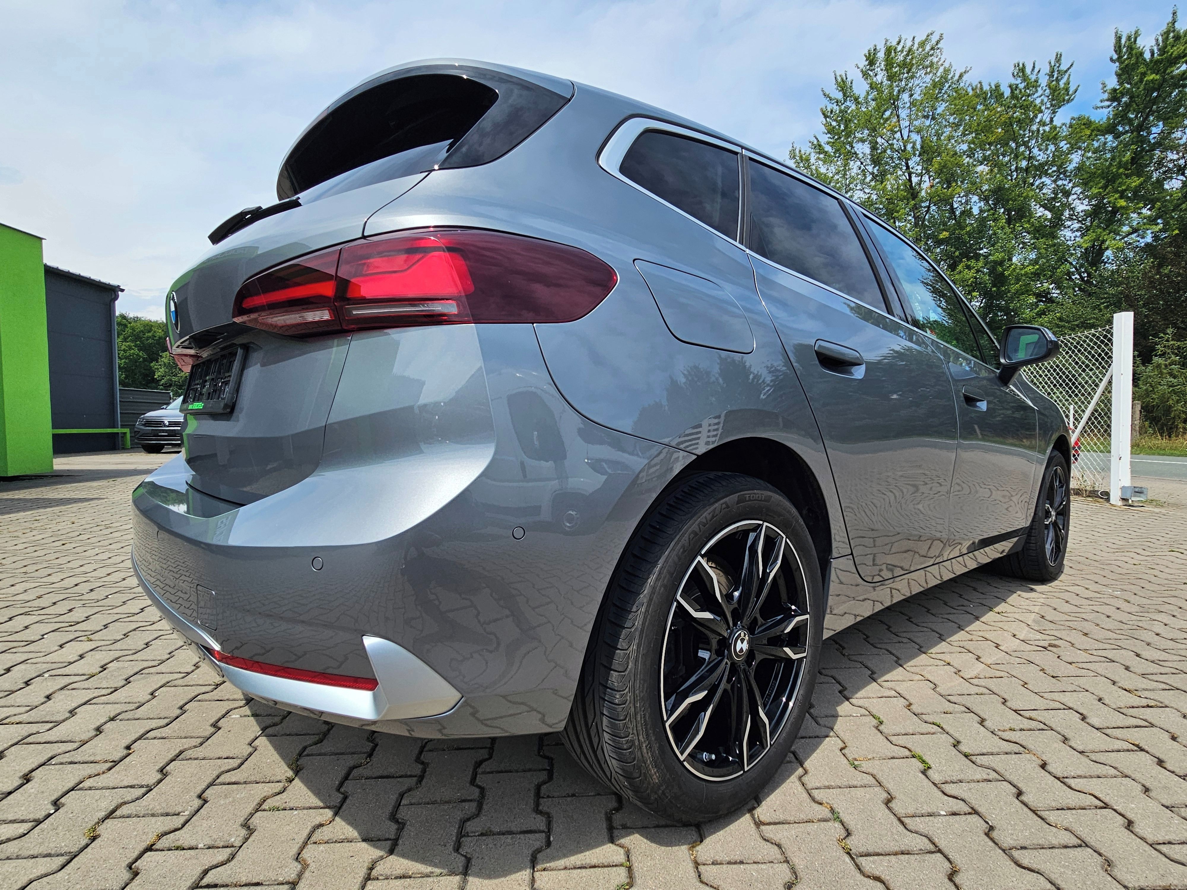 BMW Řada 2, 218i Active Tourer Luxury Line - fotka 3