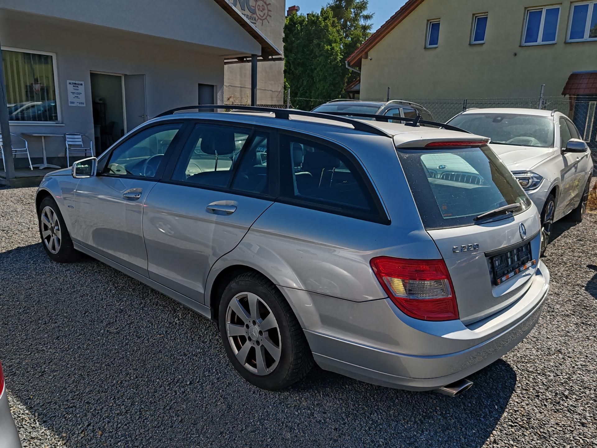 Mercedes-Benz Třídy C, 220CDI - fotka 4