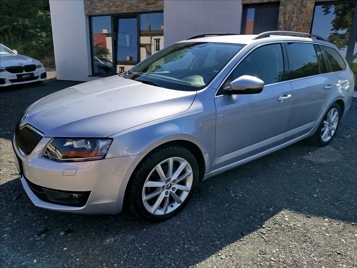 Škoda Octavia, 2,0 TDi 110kW, SERVIS ŠKODA - fotka 2