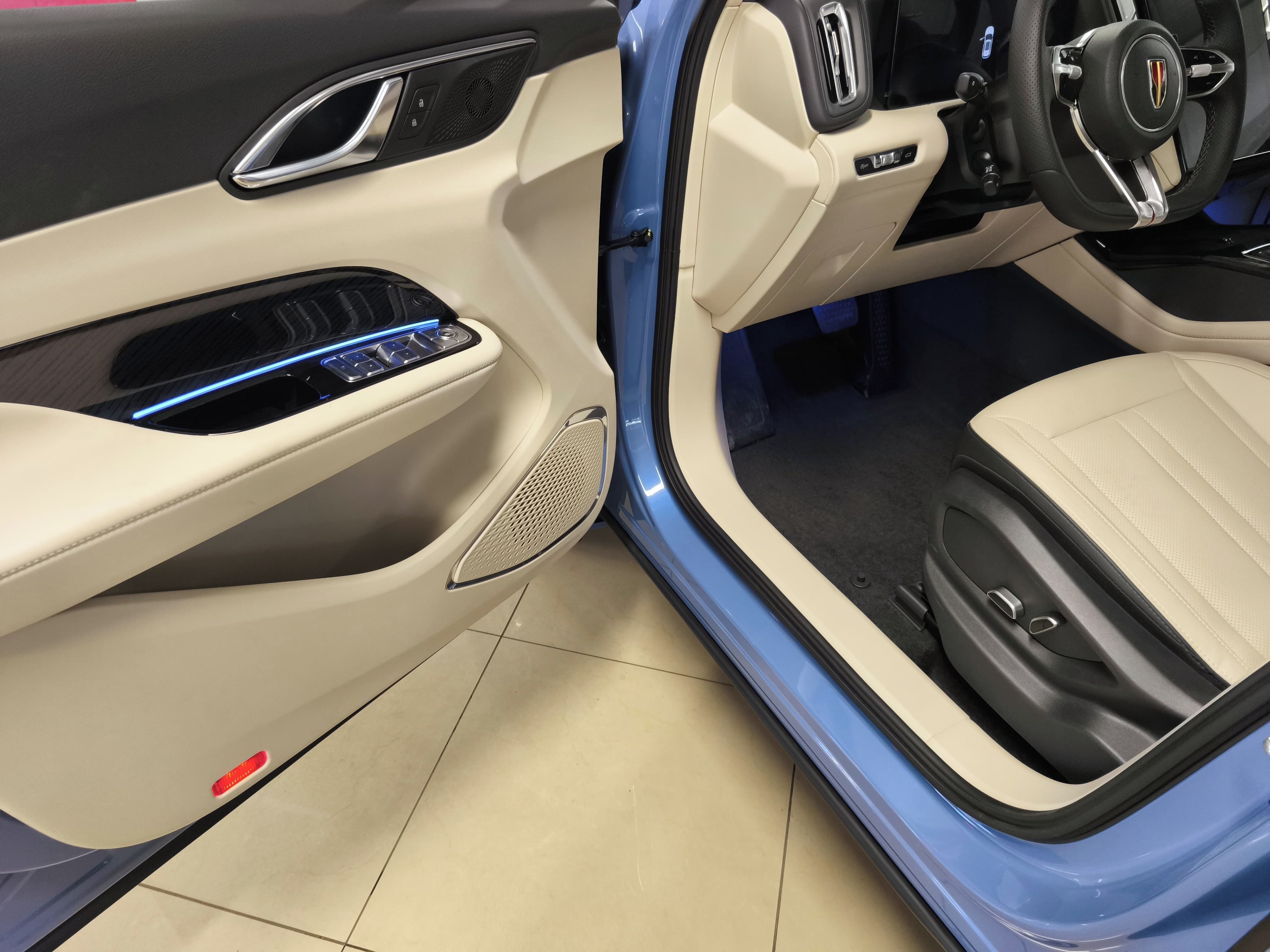 Hongqi HS3, 1,5T 2WD "AKCE! - fotka 4