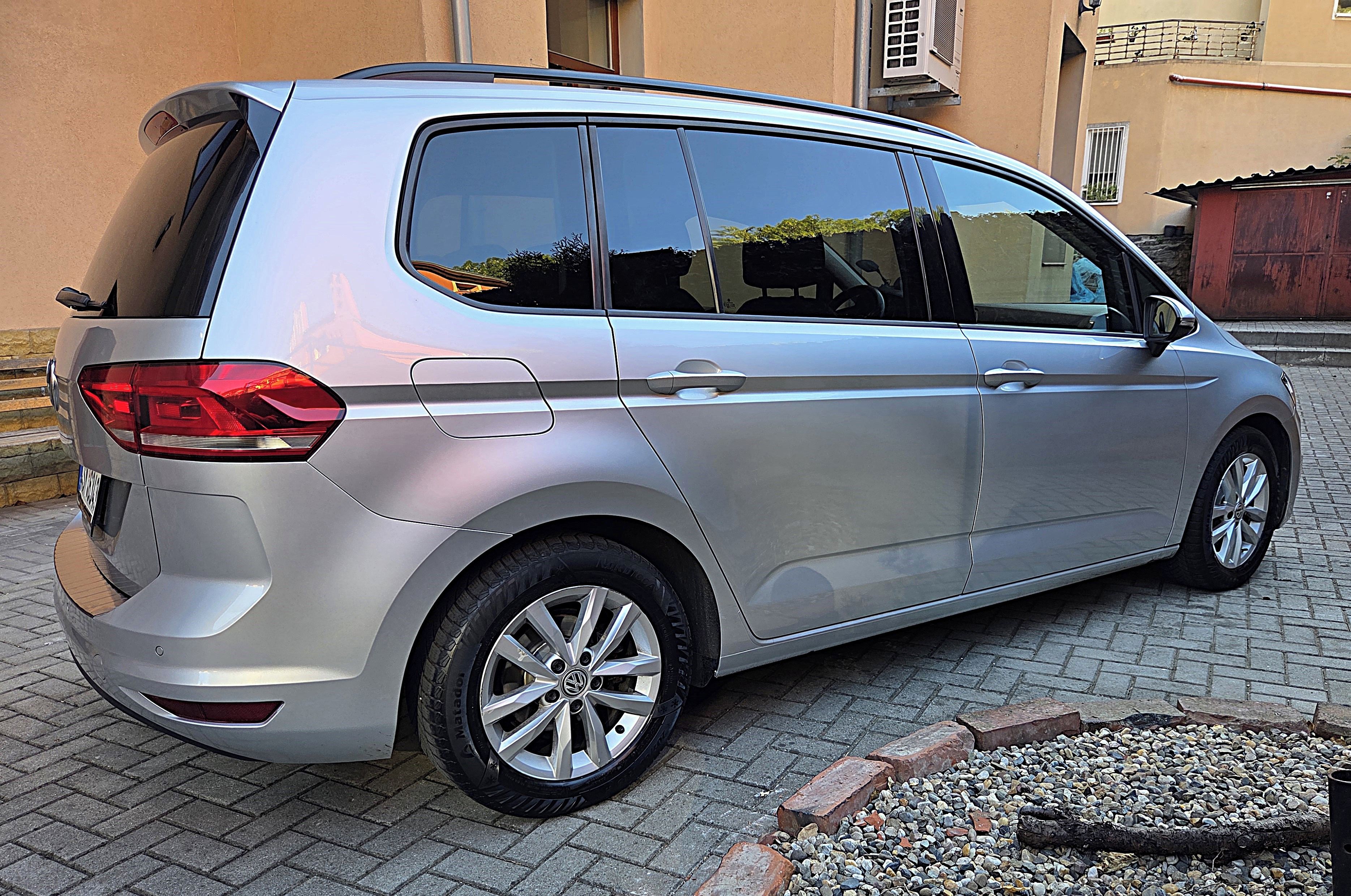 Volkswagen Touran - fotka 6