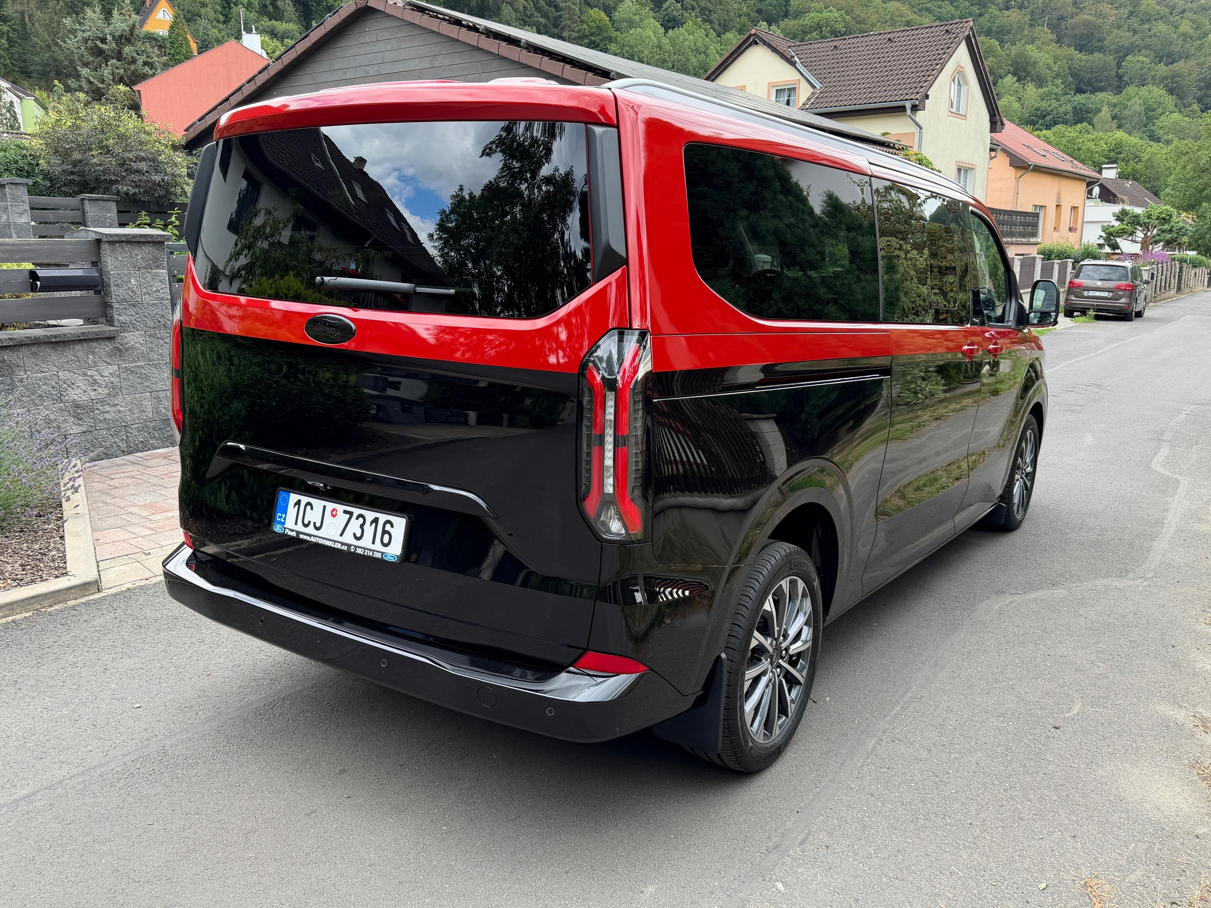 Ford Tourneo Custom, 2,0 - 125kW,Titanium X, 4x4 L2 - fotka 4
