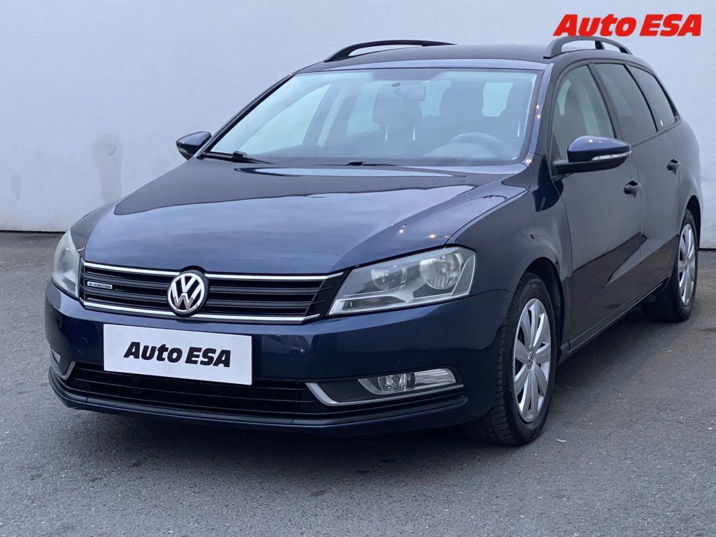 Volkswagen Passat, 1.6 TDi,AC,výhřev sed - fotka 3