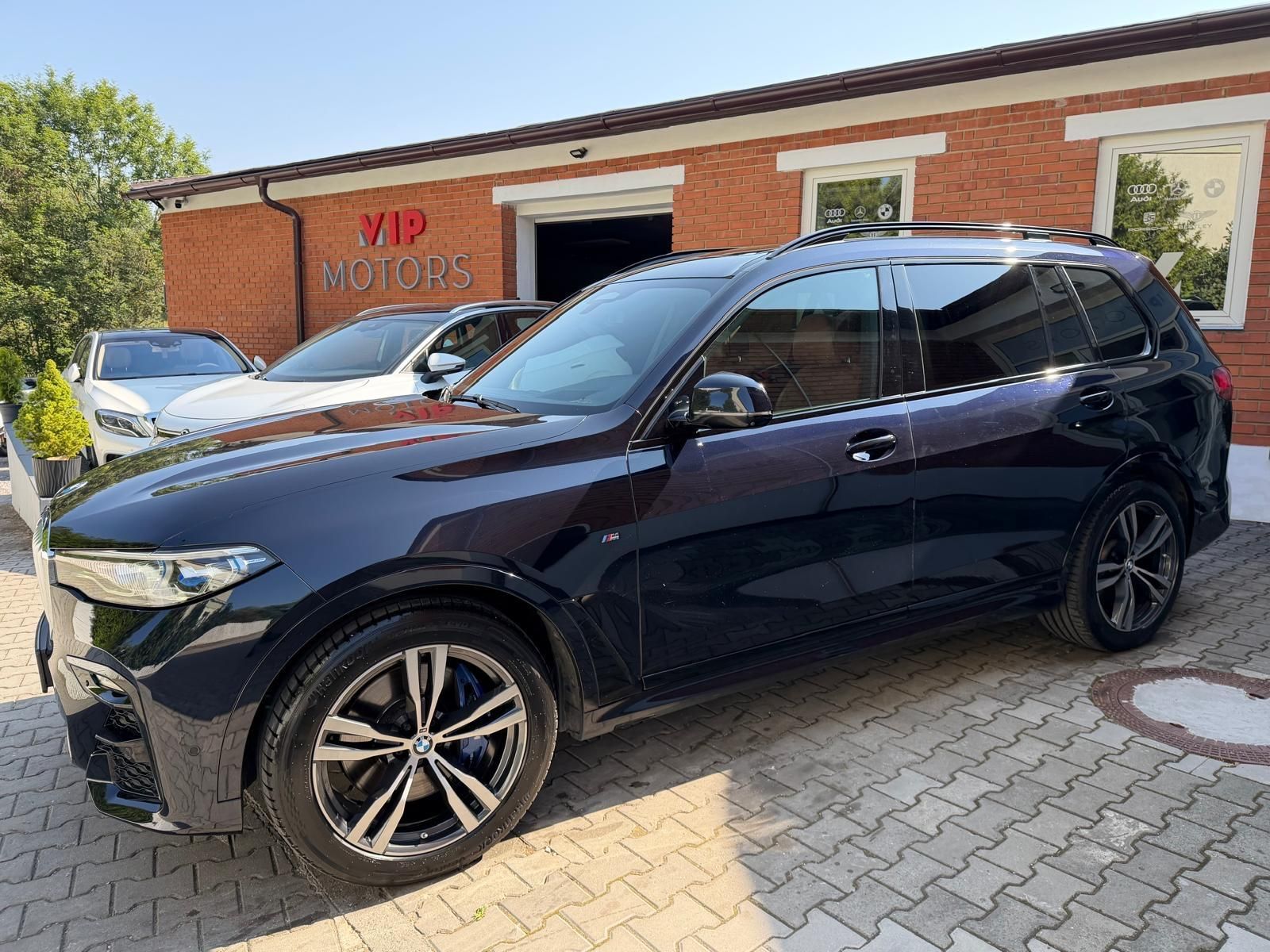 BMW X7, 40xD-INDIVID-MASÁŽE-R21-B&W-ČR - fotka 2