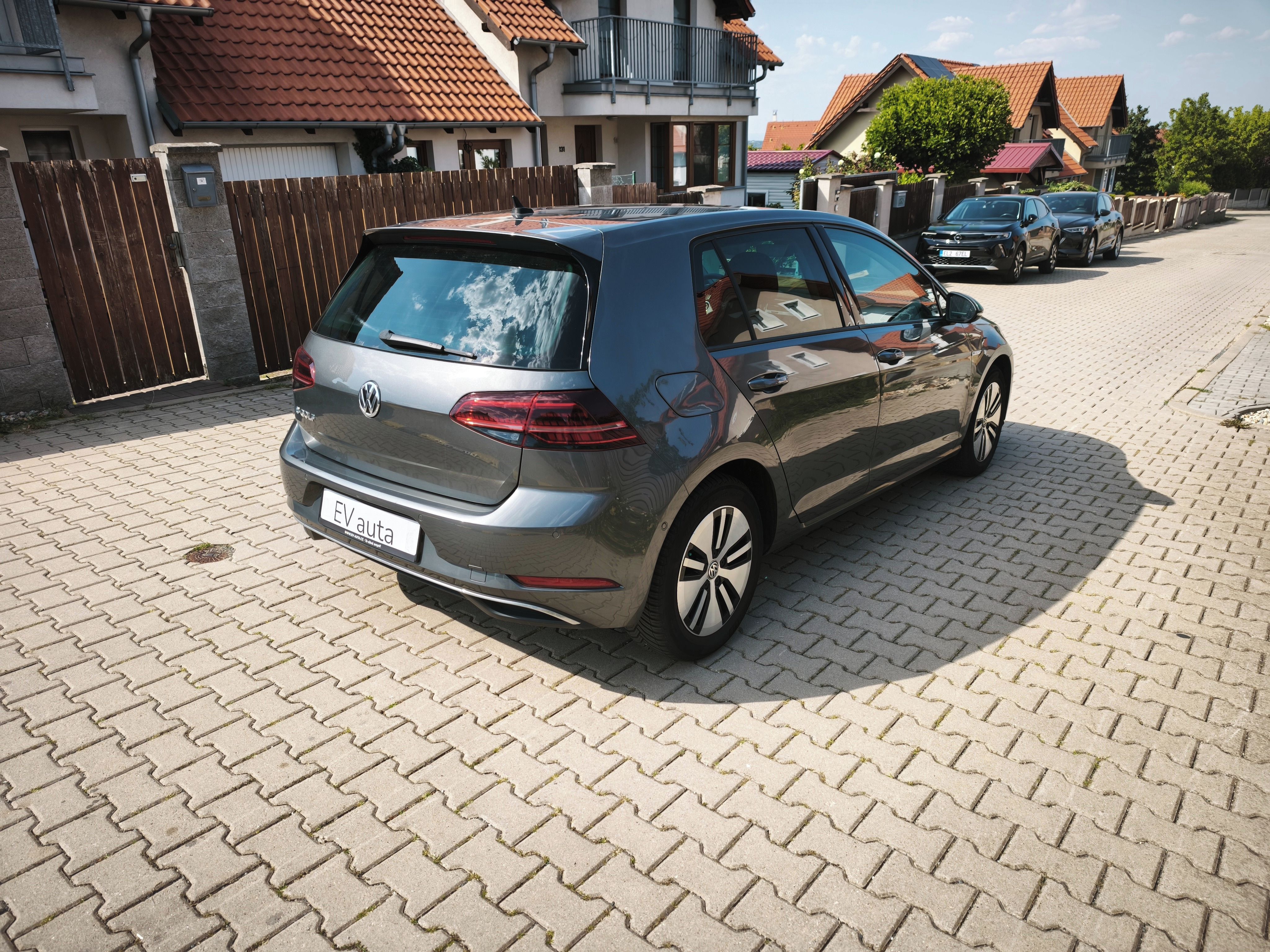 Volkswagen e-Golf, TČ*ACC*DYN*Kessy*SoH92% - fotka 5