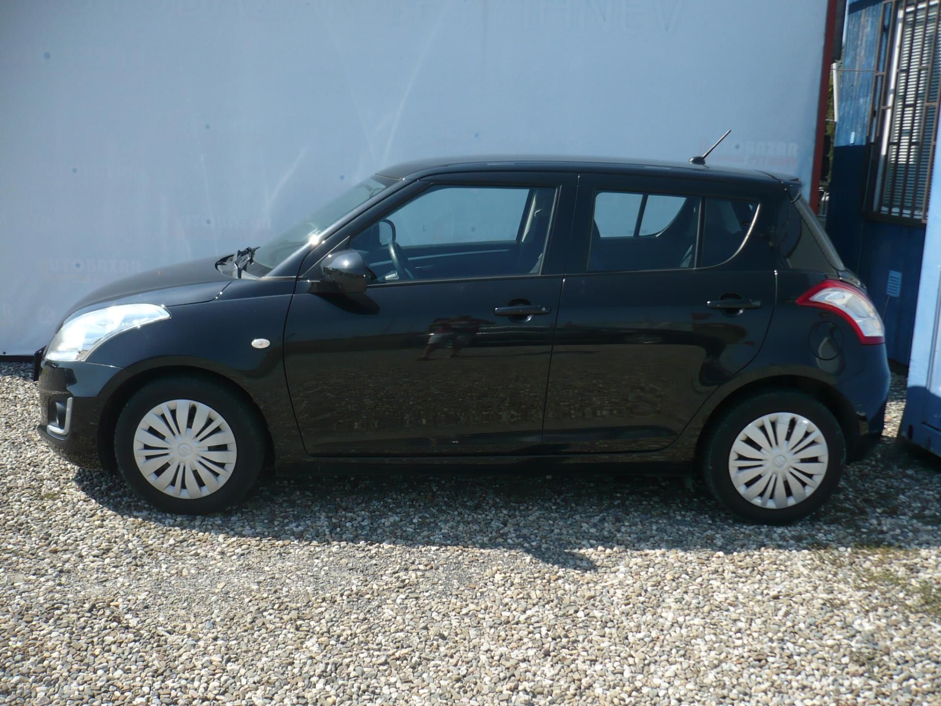 Suzuki Swift, 1.2i 66Kw Klima - fotka 4