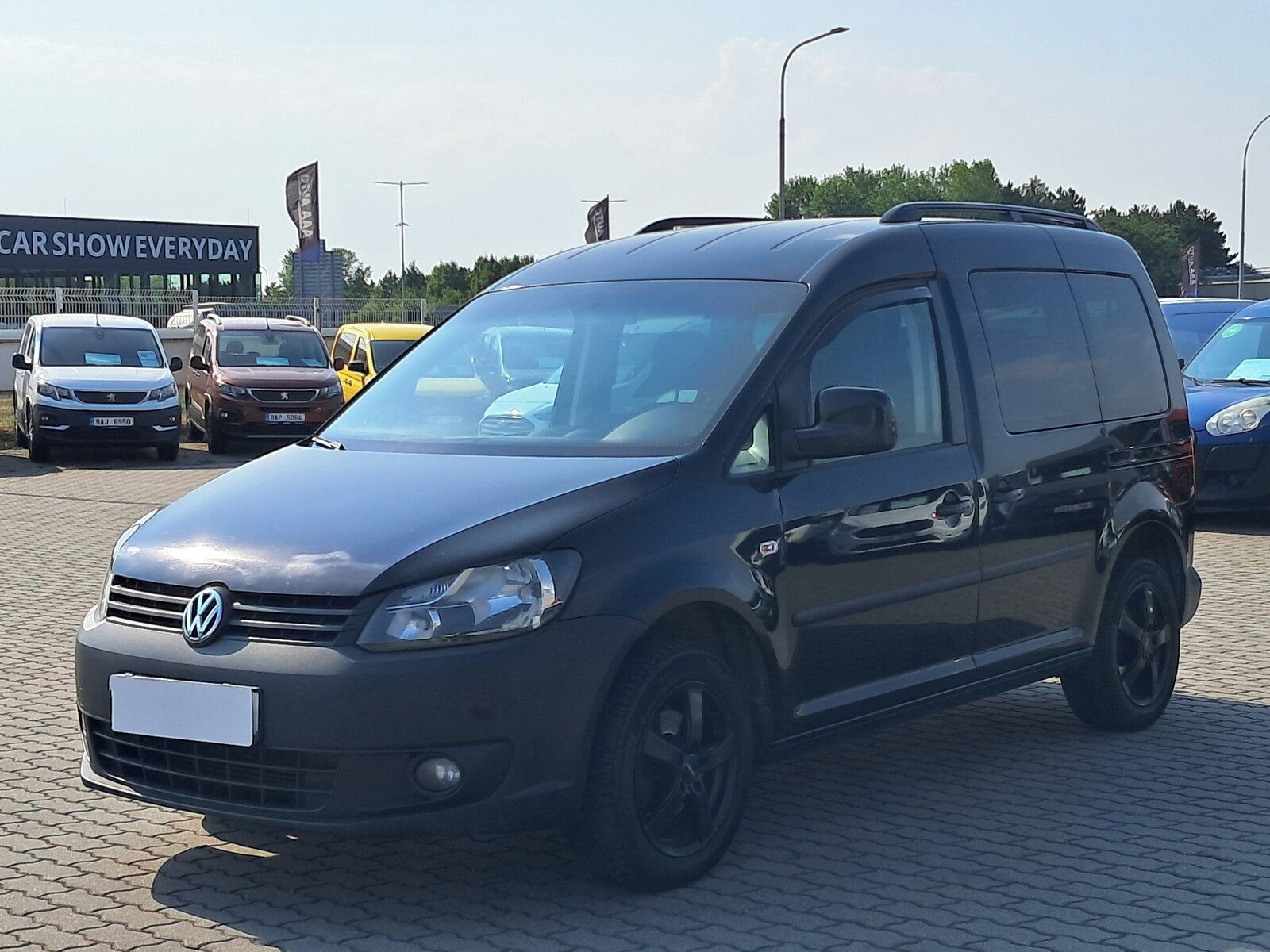 Volkswagen Caddy, 1.6 TDI, 7Míst, DPH, Tempomat - fotka 2