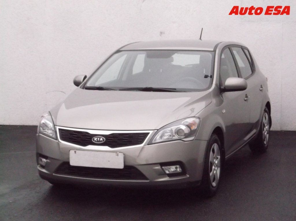 Kia Cee´d, 1.4i - fotka 3
