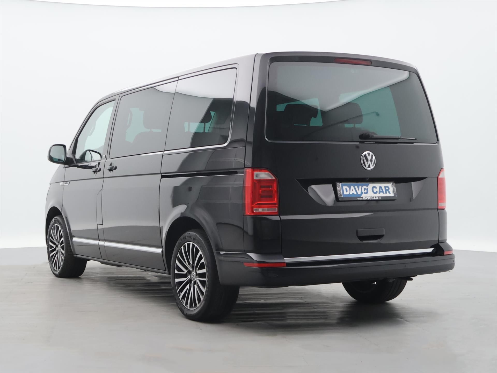 Volkswagen Multivan, 2,0 TDI 150kW DSG Buli Edition - fotka 5