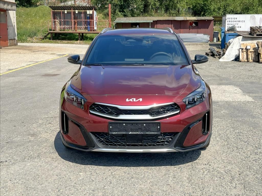 Kia XCee´d, 1,6 T-GDI 7DCT STEEL EDITION - fotka 2