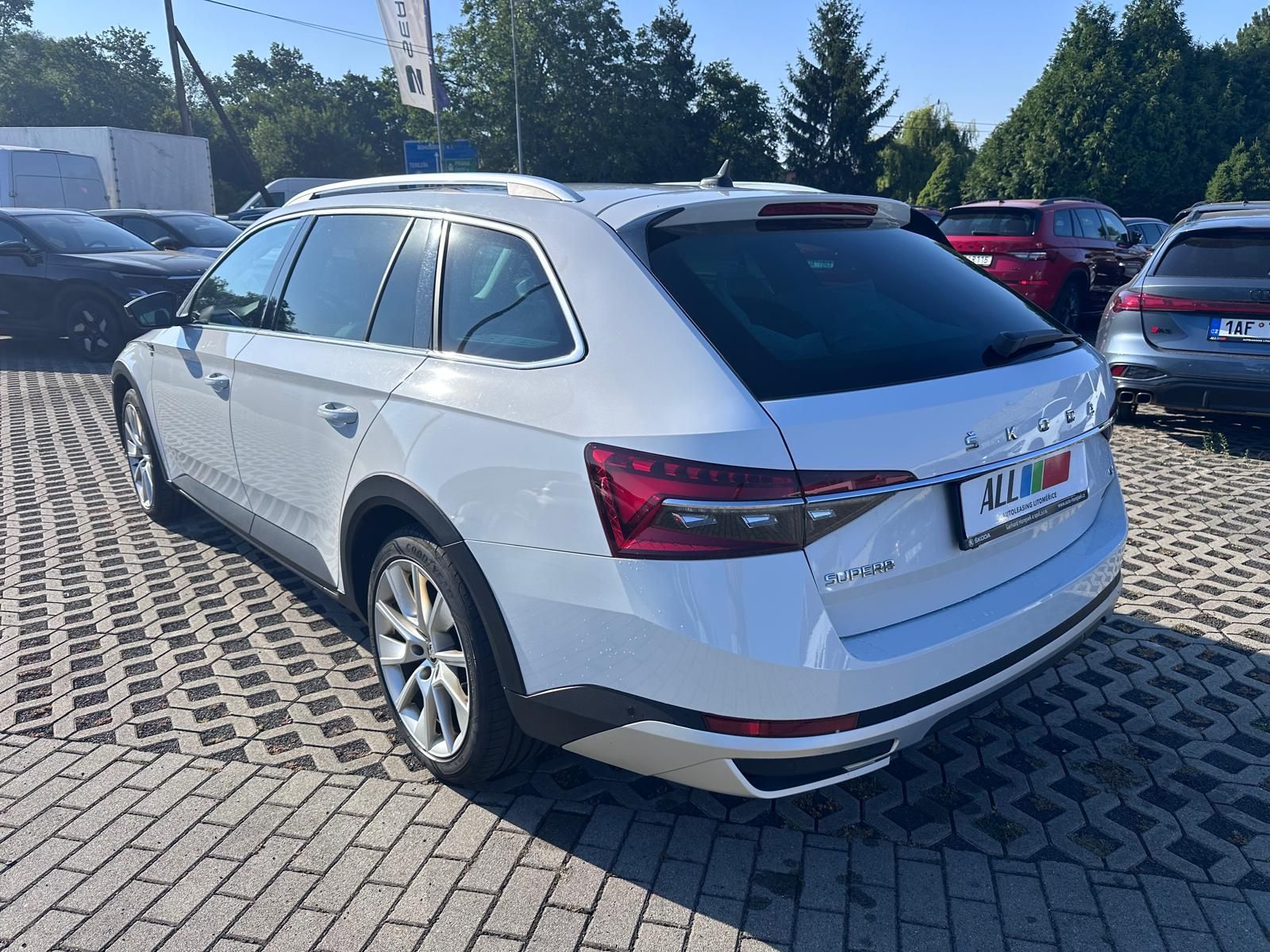 Škoda Superb, 2,0 TDI 4x4 DSG 147kW - fotka 5
