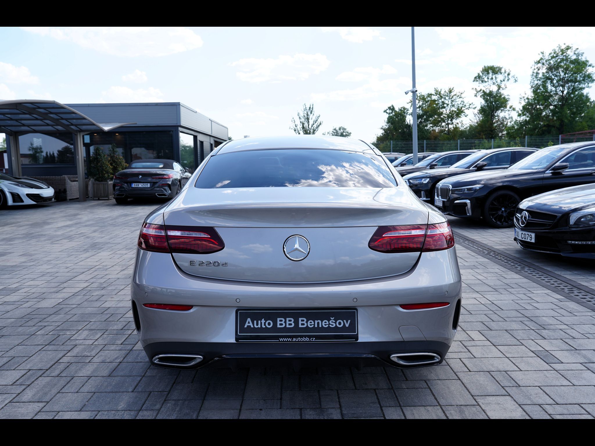 Mercedes-Benz Třídy E, E 220d AMG Avantgarde/195 PS - fotka 5