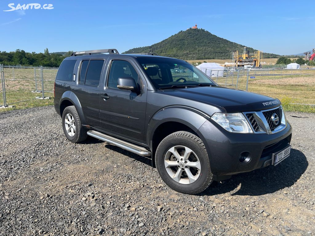 Nissan Pathfinder, Spolehlivý, nove pneu a geo.