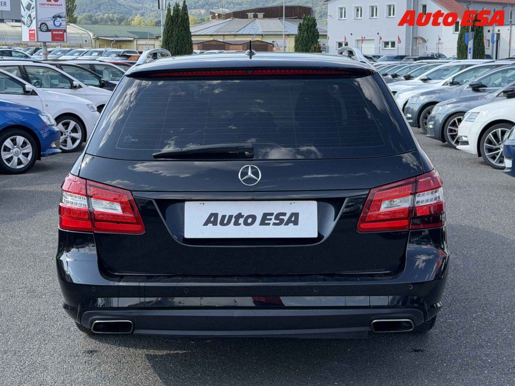 Mercedes-Benz Třídy E, 350CDi - fotka 5