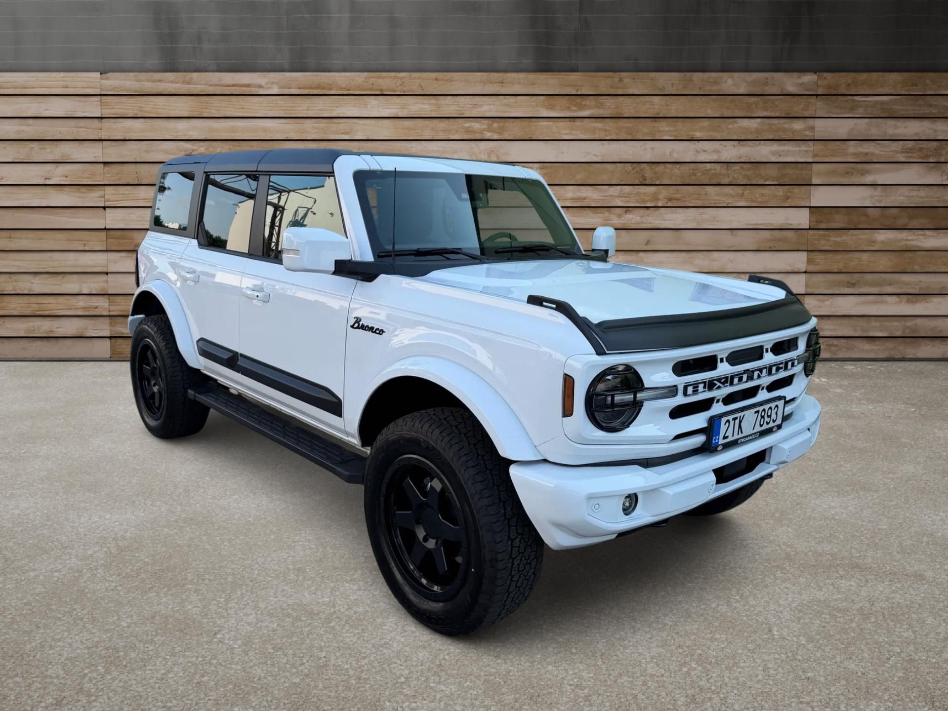 Ford Bronco, WHITE INDIVIDUAL by STR GARAGE