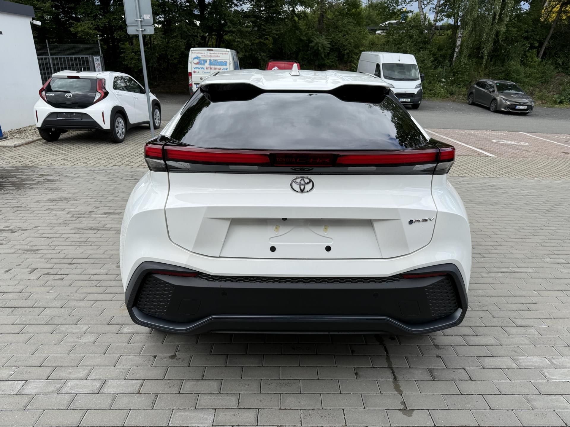 Toyota C-HR, 2.0 PHEV STYLE - fotka 5