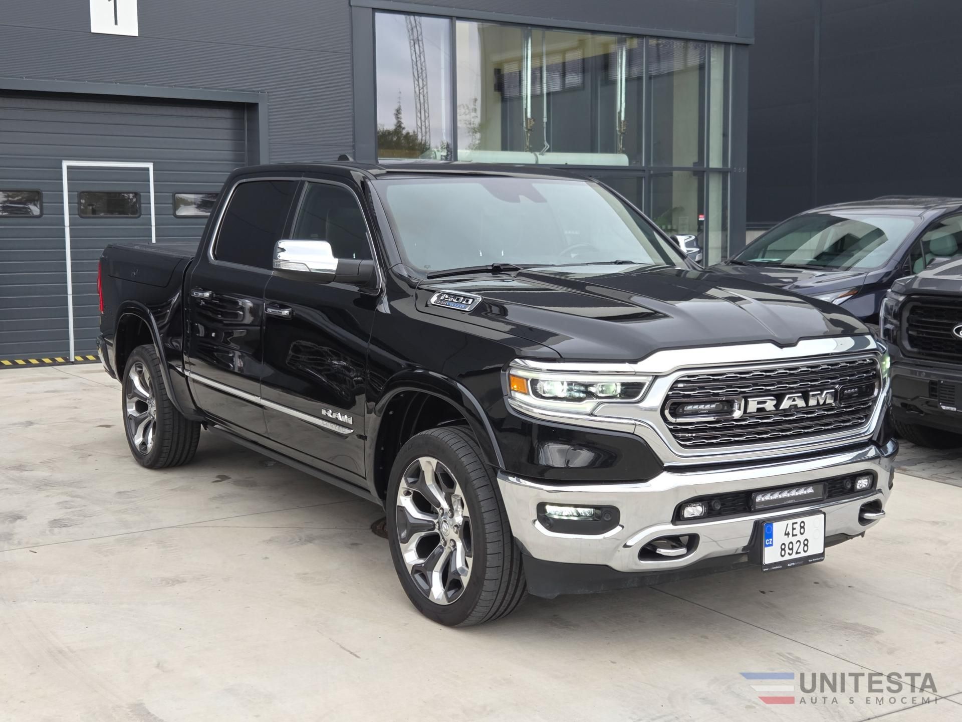 Dodge Ram, RAM 1500 Limited V8 - fotka 3