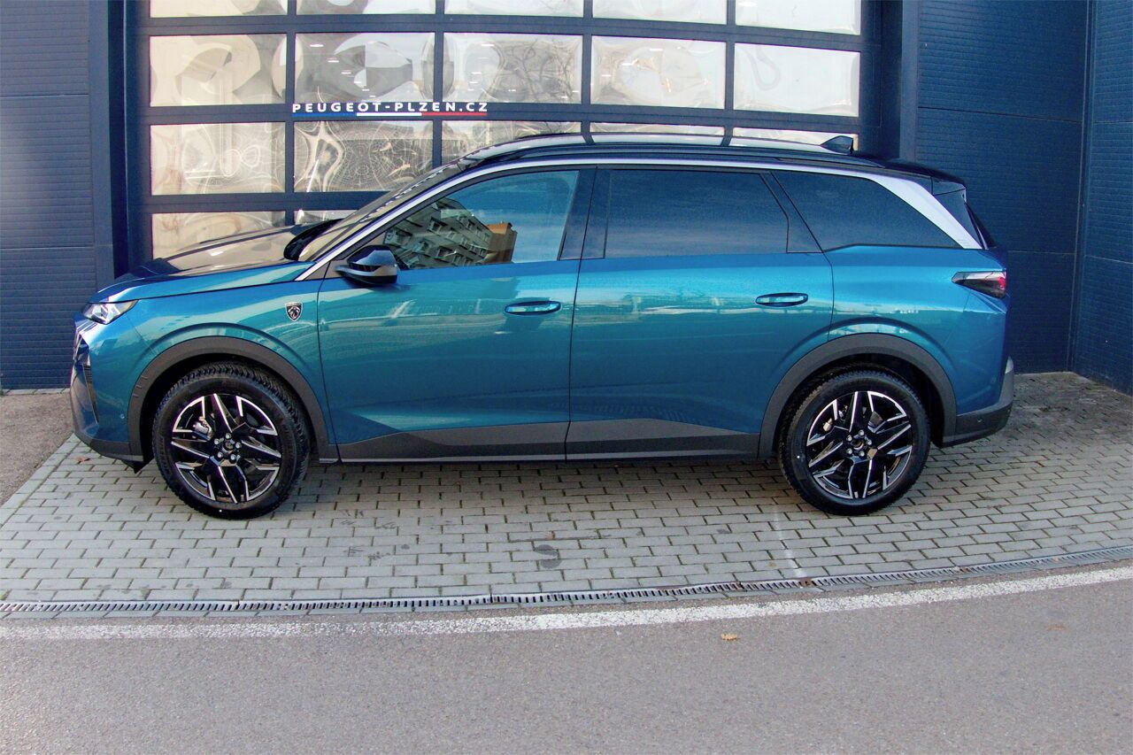 Peugeot 5008, GT "SUMMER BLUE" Hybrid 145 e- - fotka 3