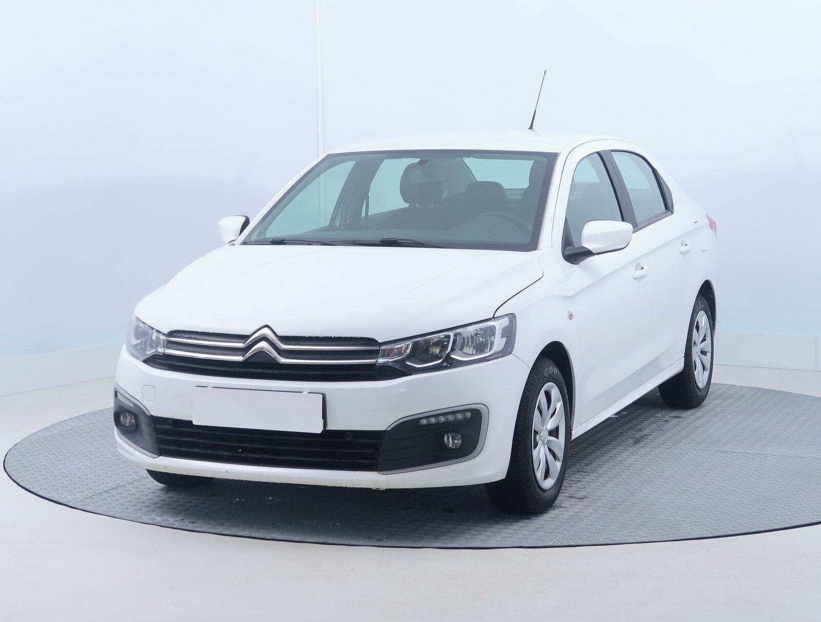 Citroën C-Elysée, 1.2 PureTech, Tendance, ČR - fotka 2