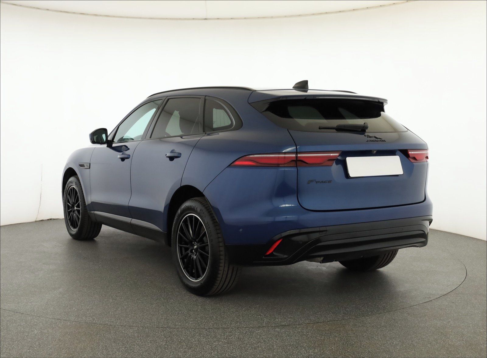 Jaguar F-Pace, D200 AWD, 4X4, Automat - fotka 4