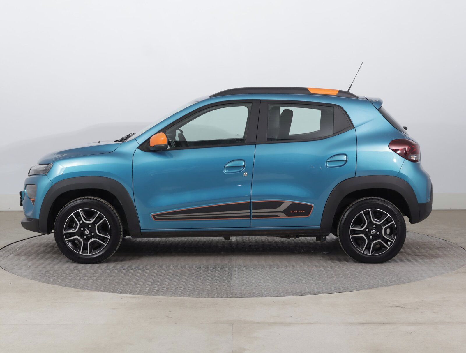 Dacia Spring, Electric 45 (27 kWh), SoH 91% - fotka 3